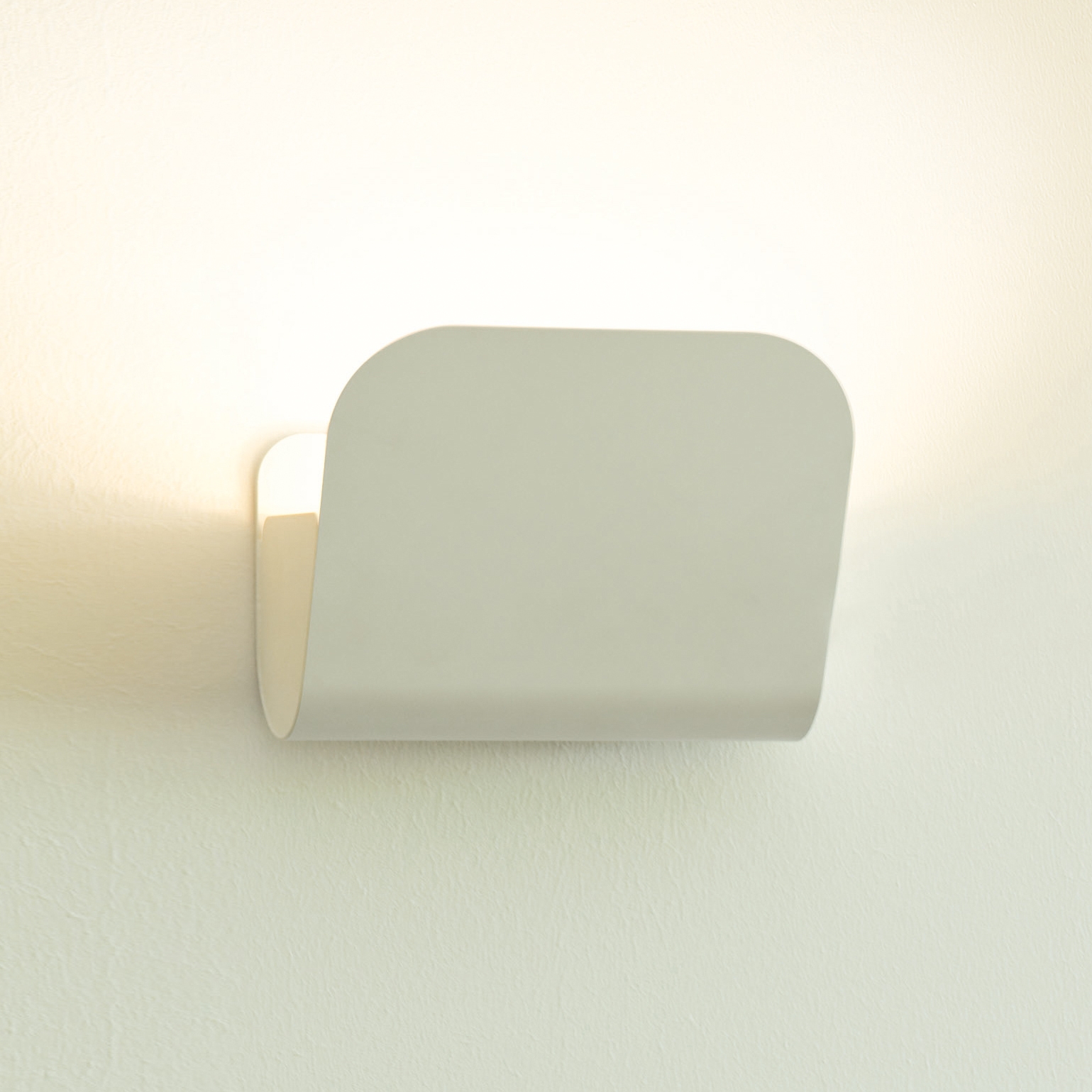 Display product Tasca Wall light from manufacturer LUCENTE