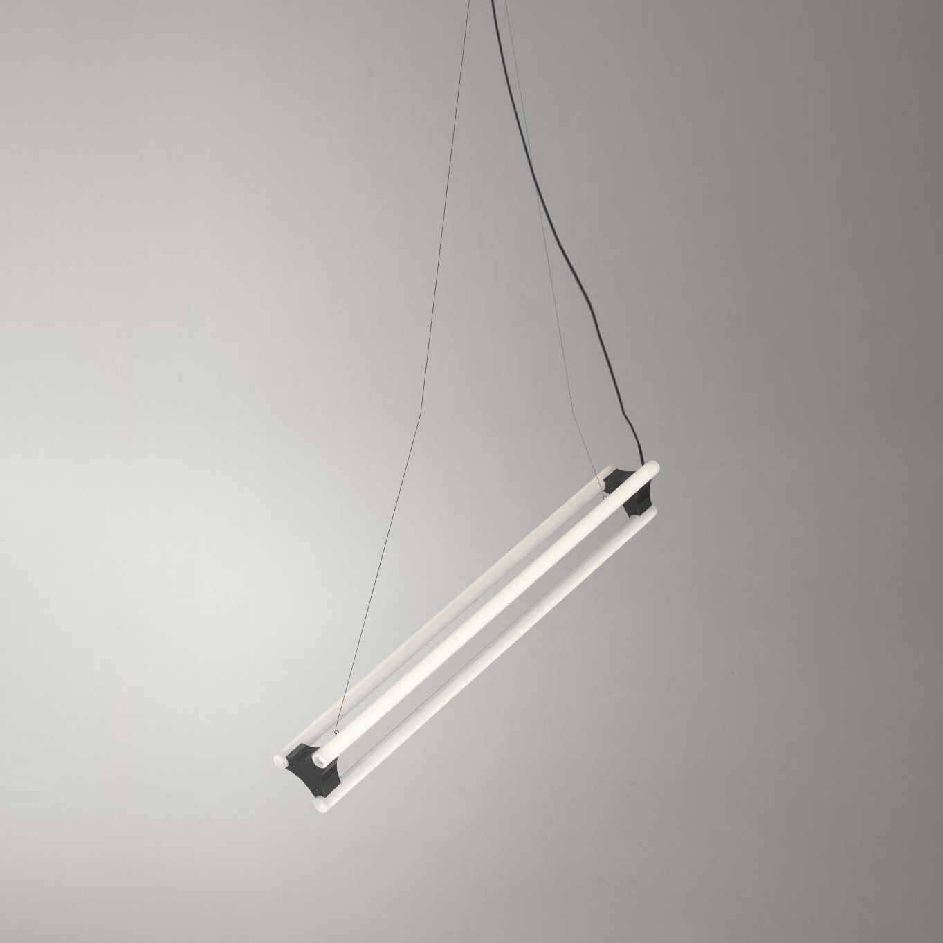 Mostra il prodotto LIA Suspension Diagonal 100 del produttore KAIA