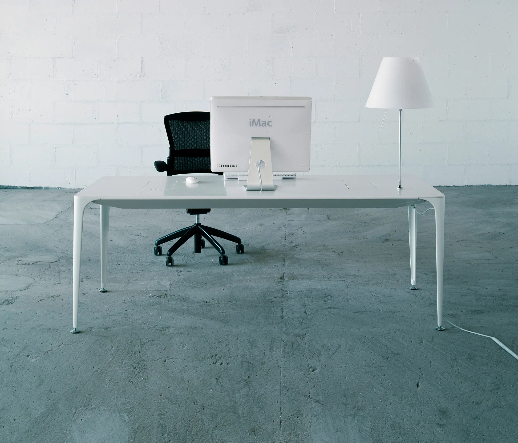 AMOS DESIGN - iTable