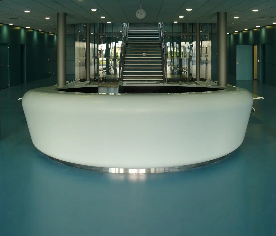 AMOS DESIGN - Whiteoval central counter