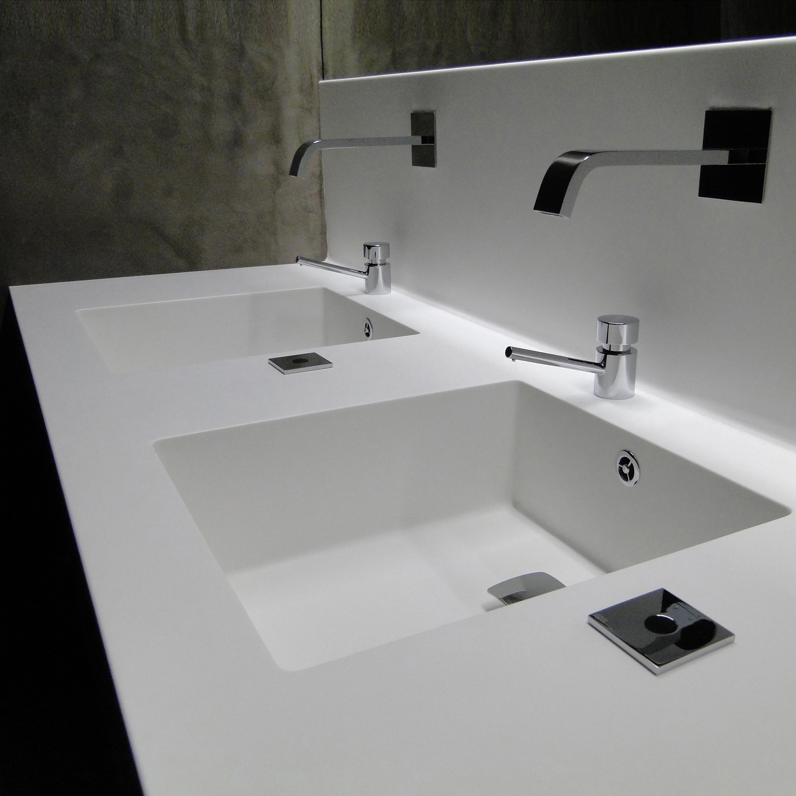 Afficher le produit Basin Counter du fabricant AMOS DESIGN