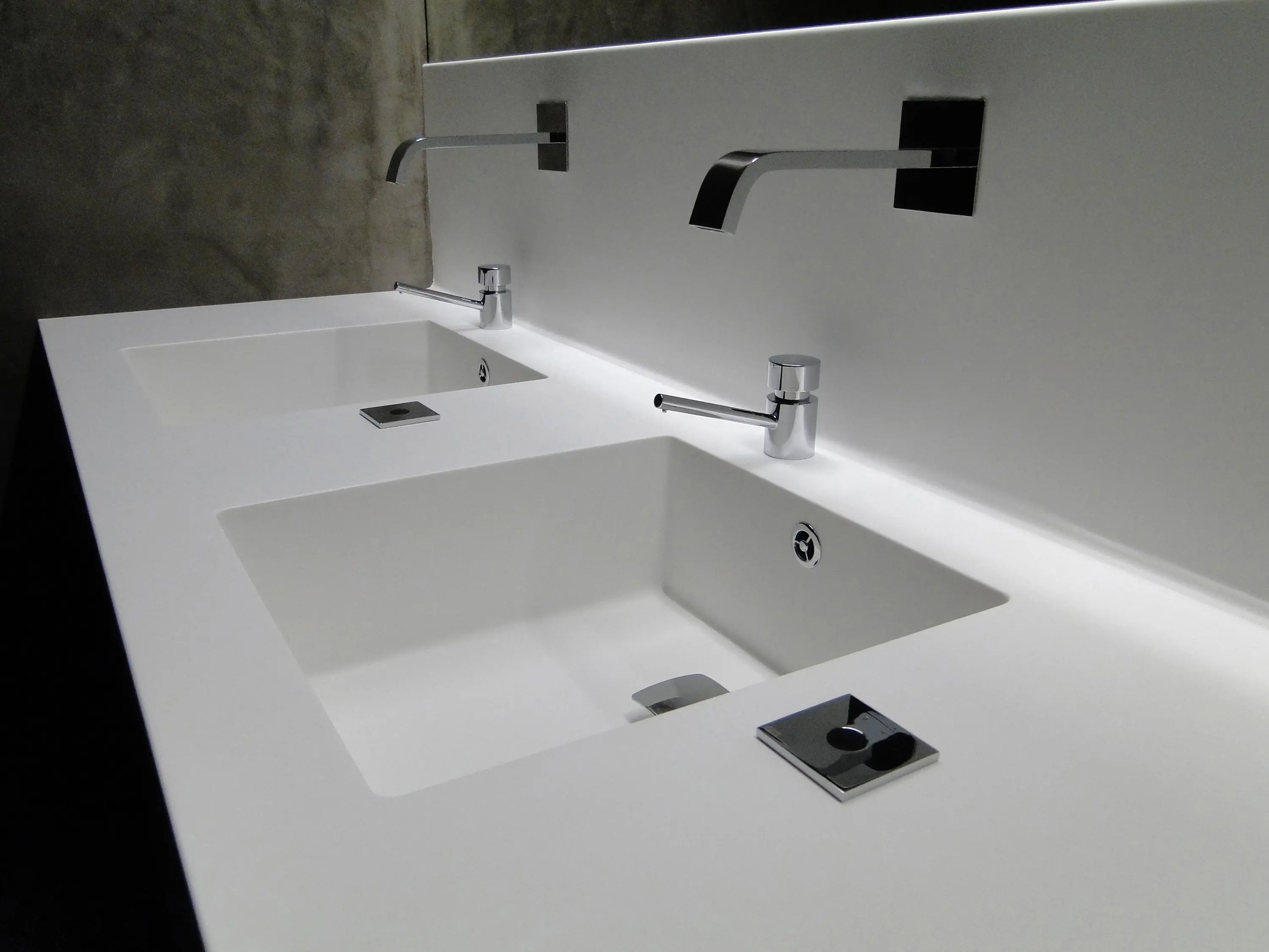 AMOS DESIGN - Basin Counter