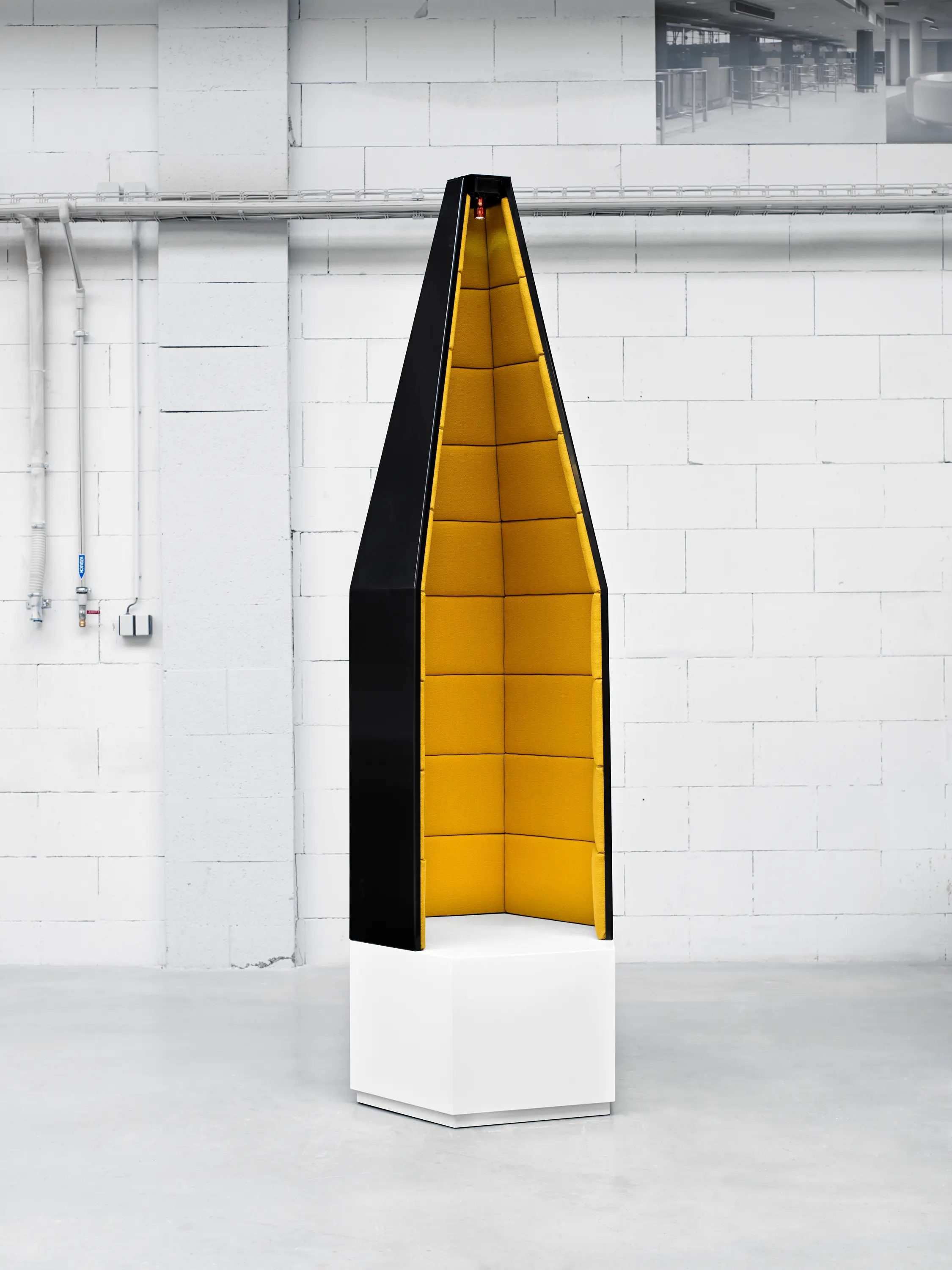 AMOS DESIGN - Santini Quiet Point