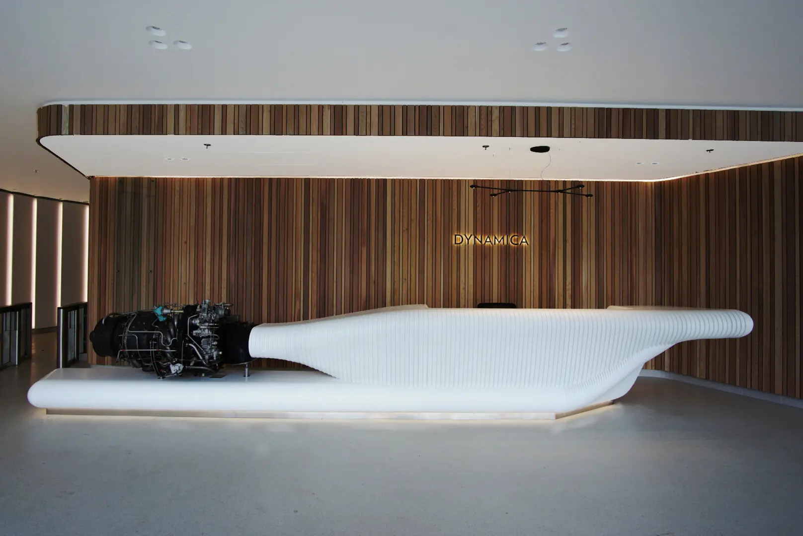 AMOS DESIGN - Dynamica reception desk