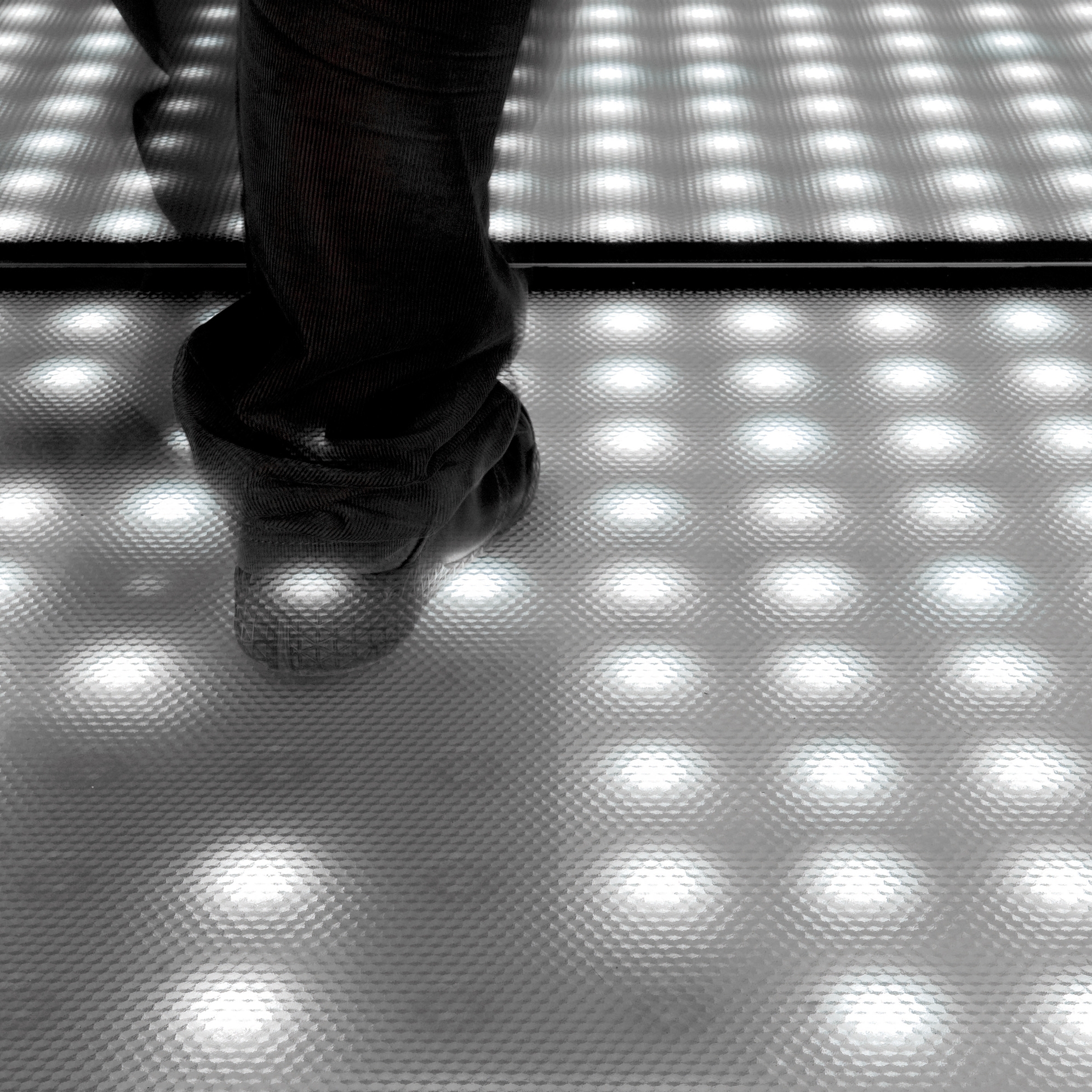 STANDING & FLOOR LAMPS
