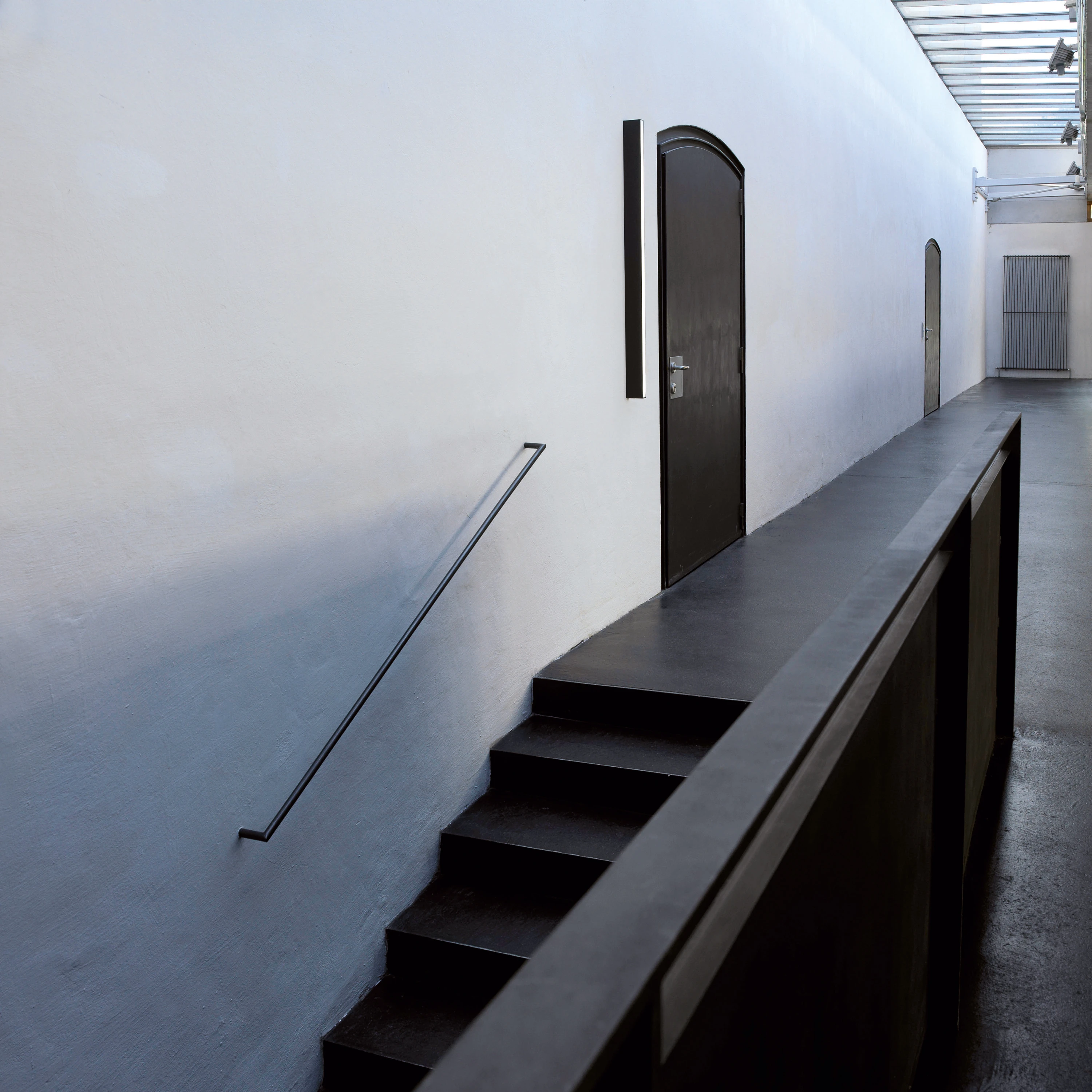 WALL MOUNTED PROFILES & LUMINAIRES