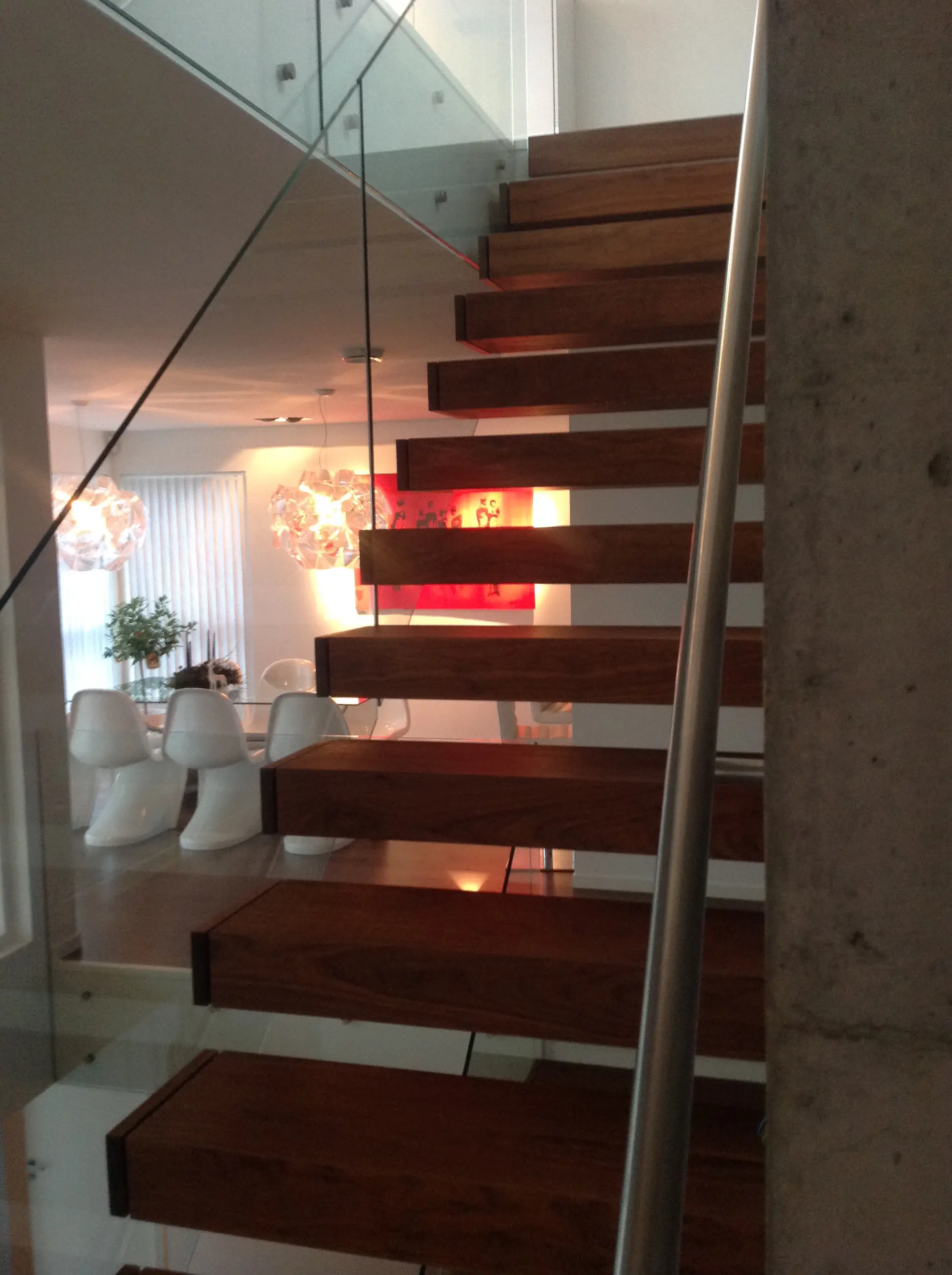 gallery-slide-0
