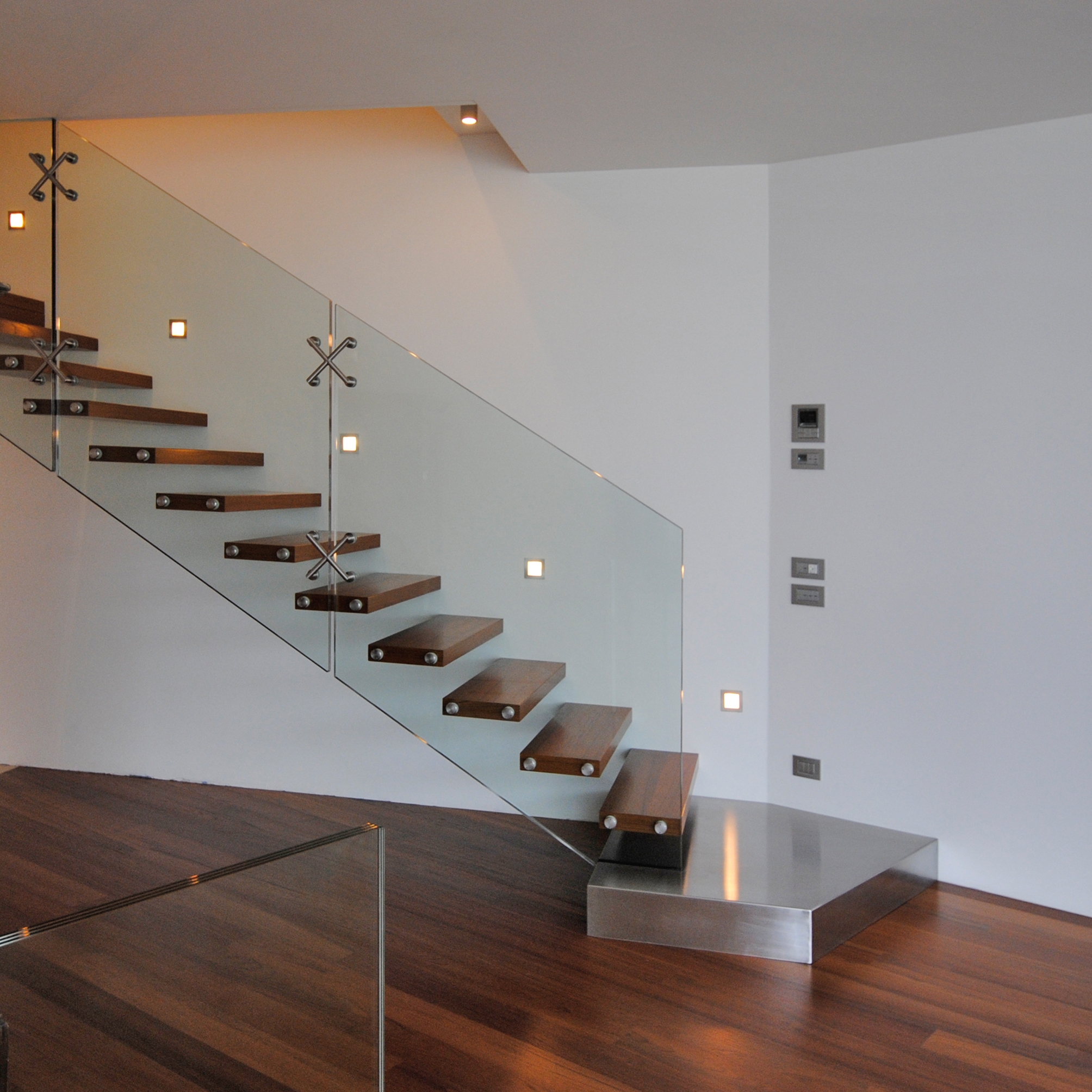 Vertoon produk Mistral Stainless Steel Landing van vervaardiger Siller Treppen