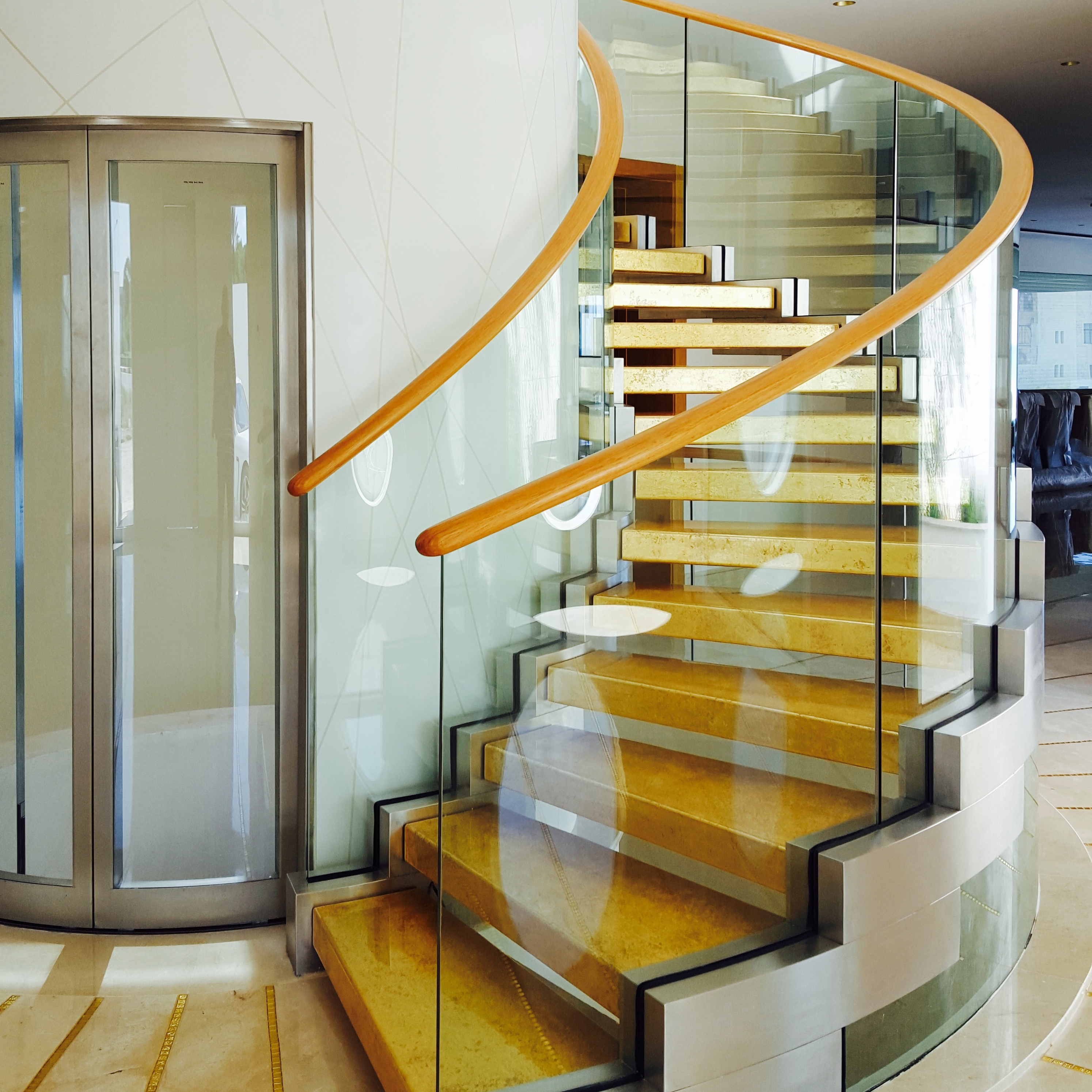 Display product Cobra Gold from manufacturer Siller Treppen