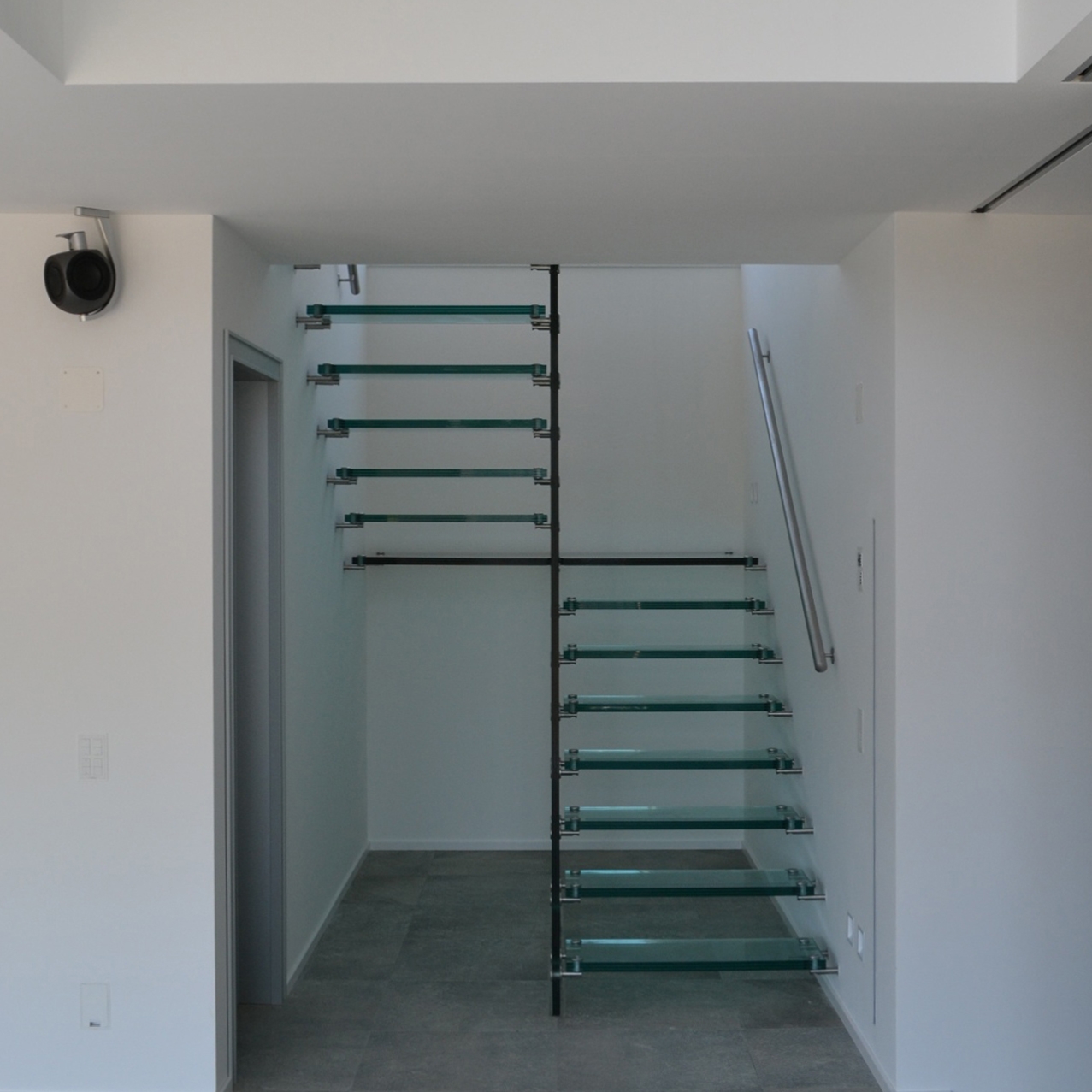 Display product Mistral All Glass Zurich from manufacturer Siller Treppen