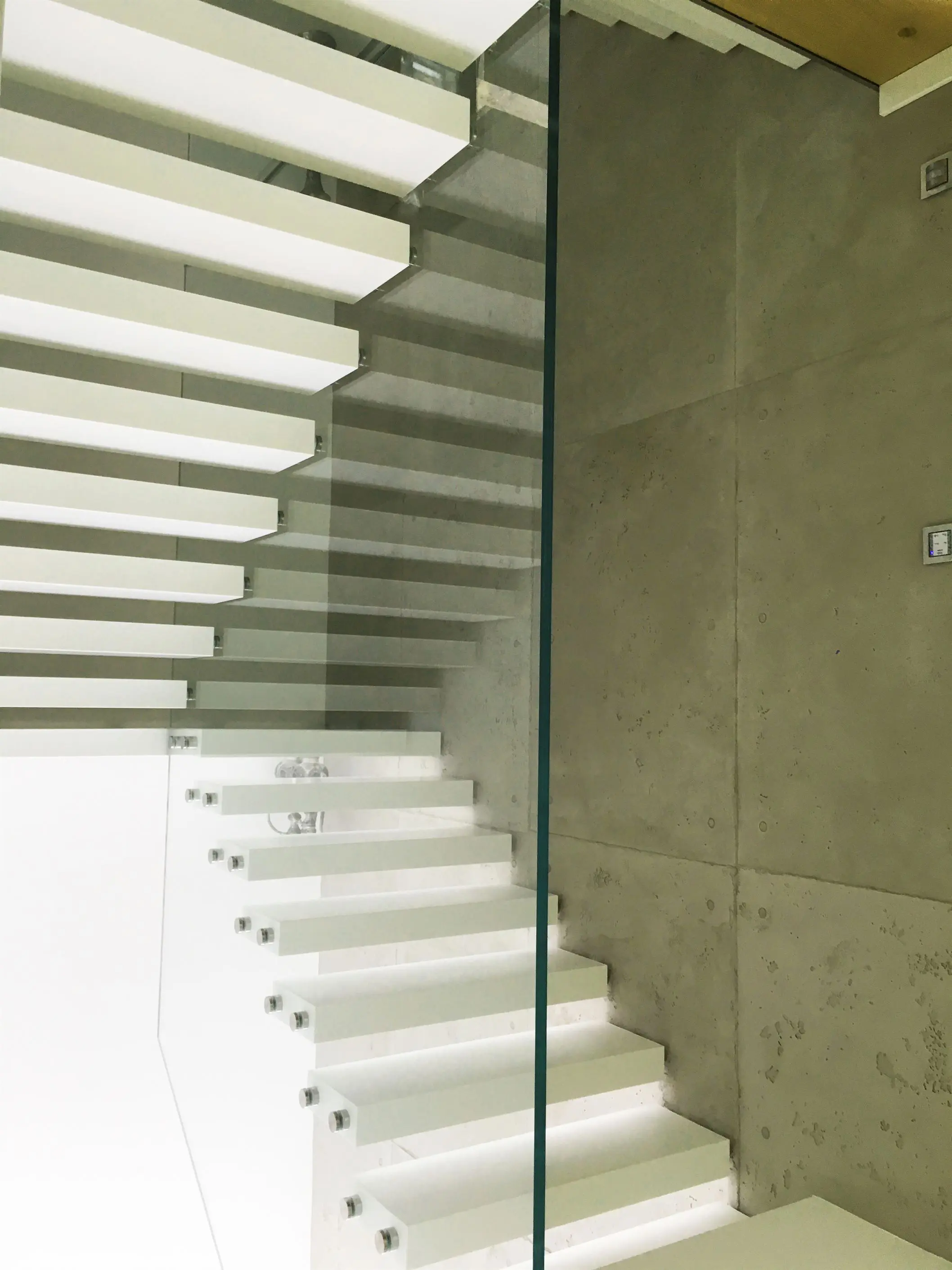 gallery-slide-0