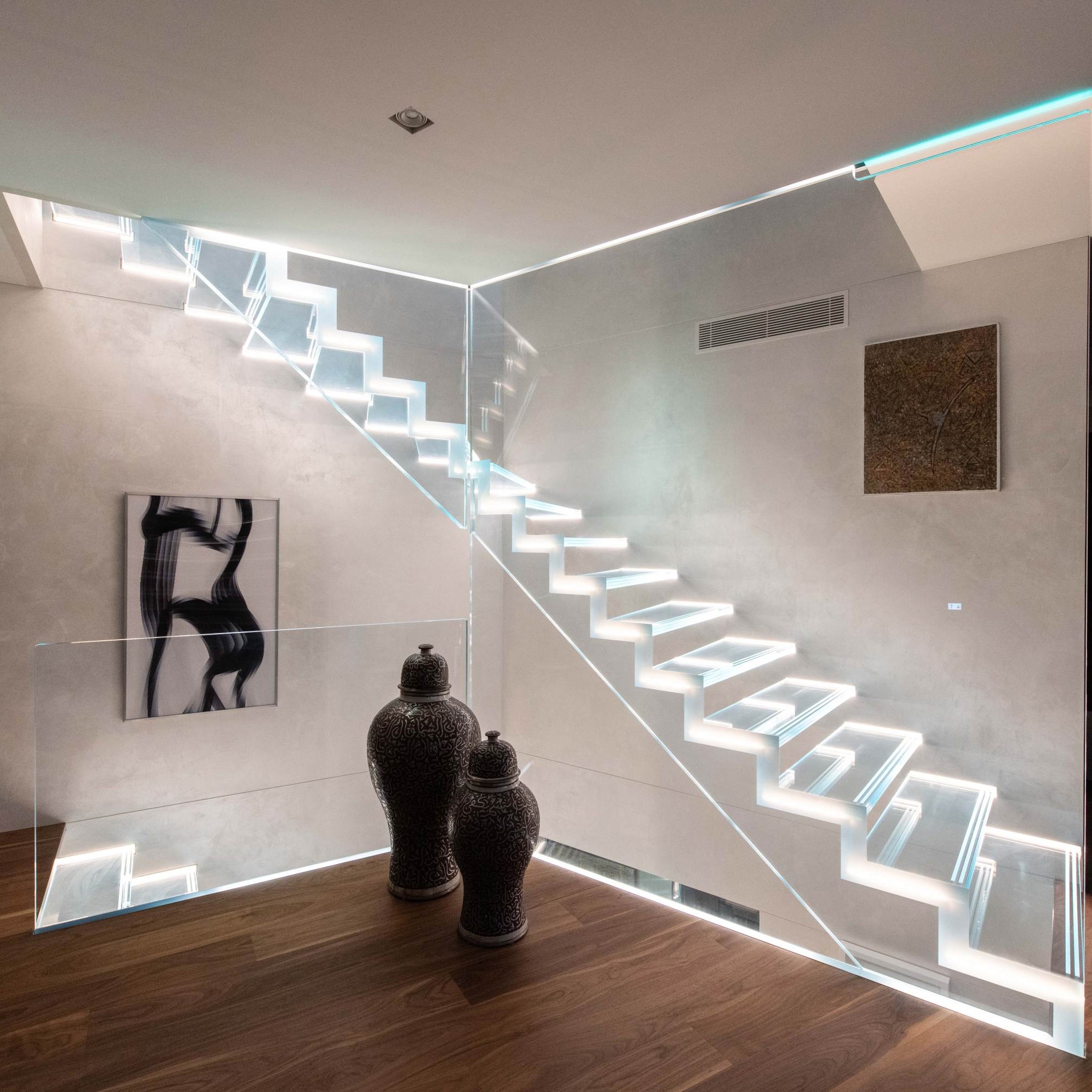 Afficher le produit Londra LED du fabricant Siller Treppen