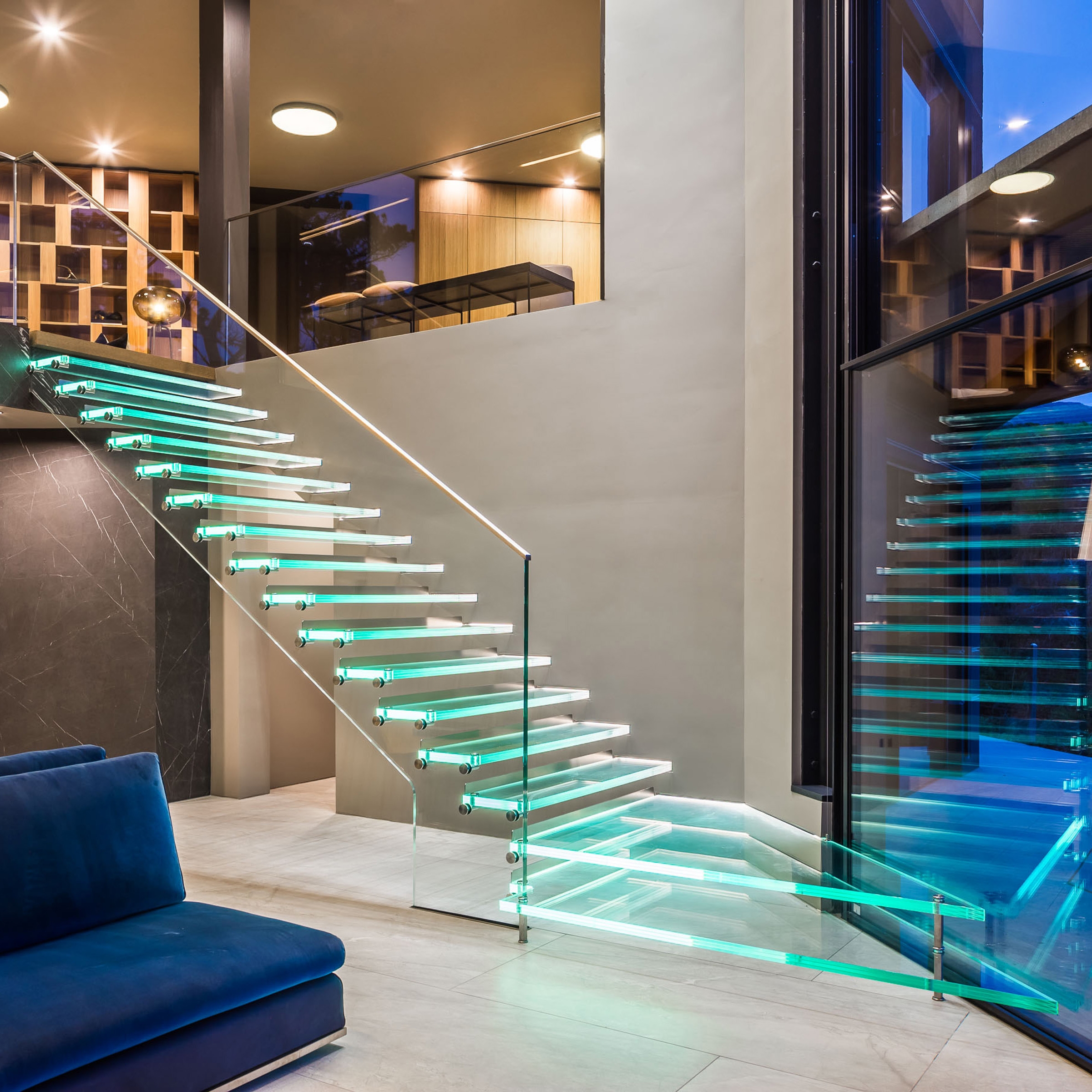 Display product The radiant glass staircase in California from manufacturer Siller Treppen