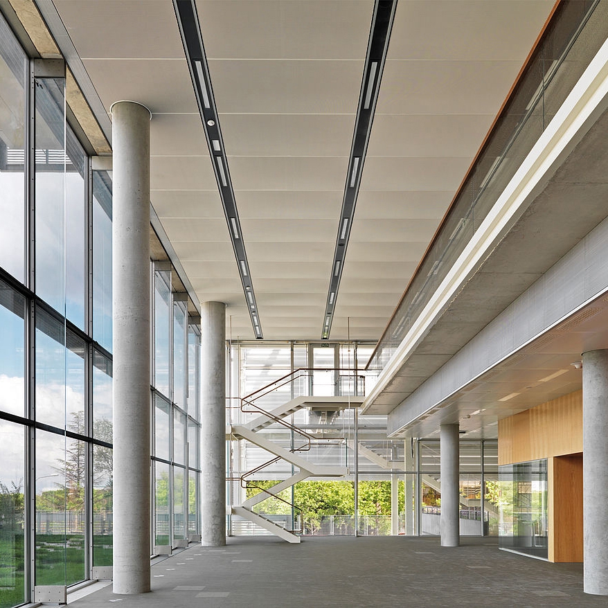 Display product Expanded Metal Ceilings | S5 Rhombos Linear C-Channel System from manufacturer durlum