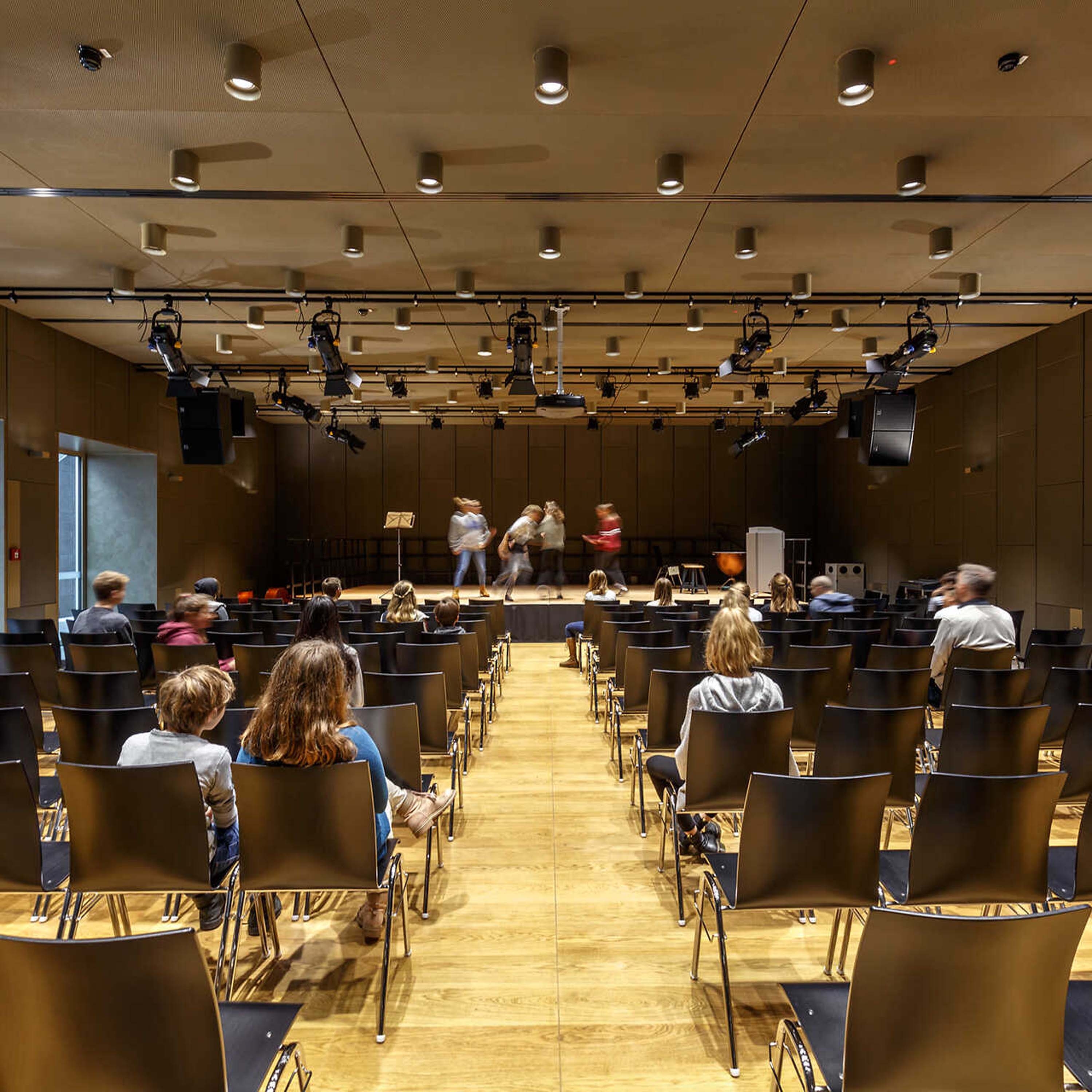 Display product Expanded Metal Ceilings | S4 Rhombos Hook-On System from manufacturer durlum
