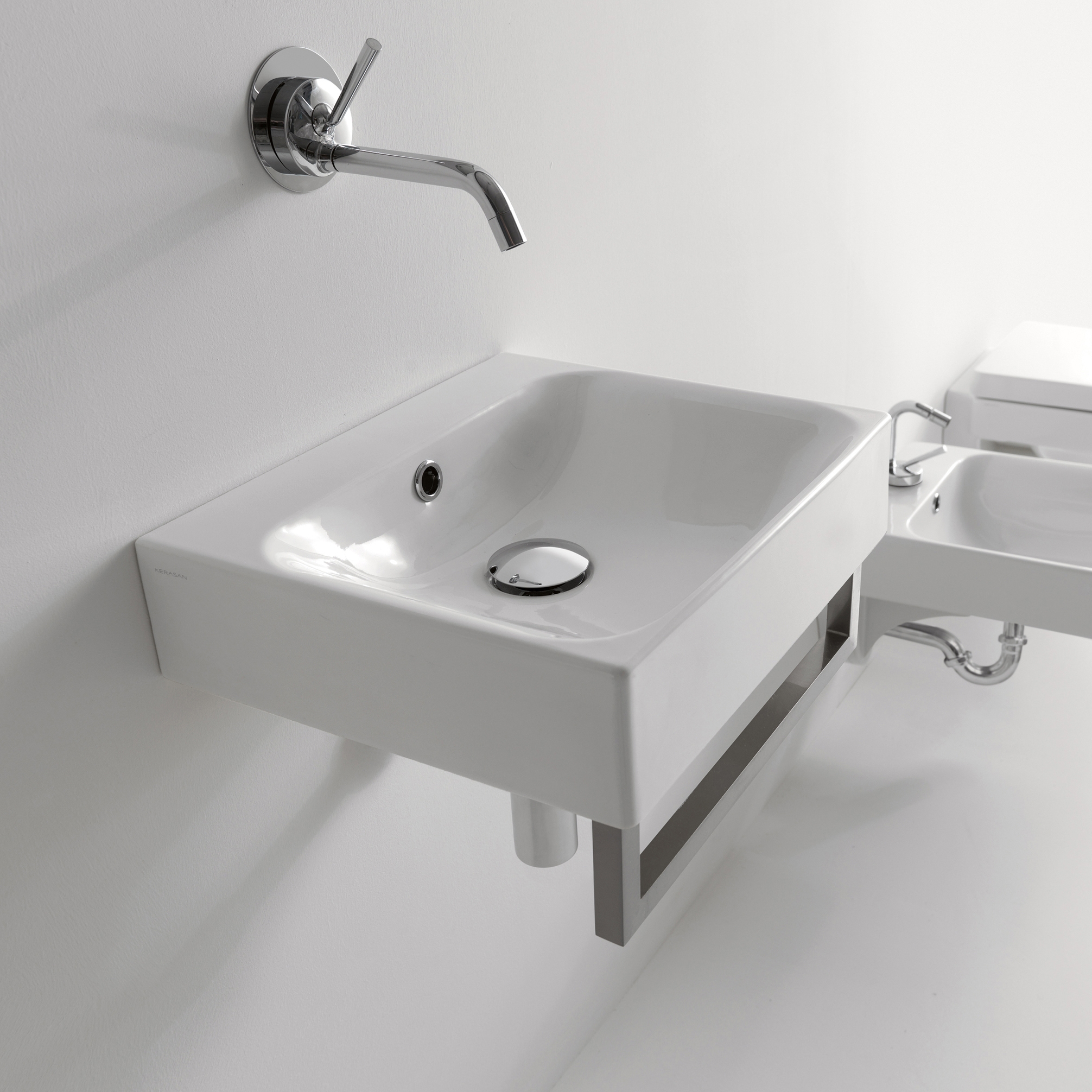Cento Washbasin + towel holder