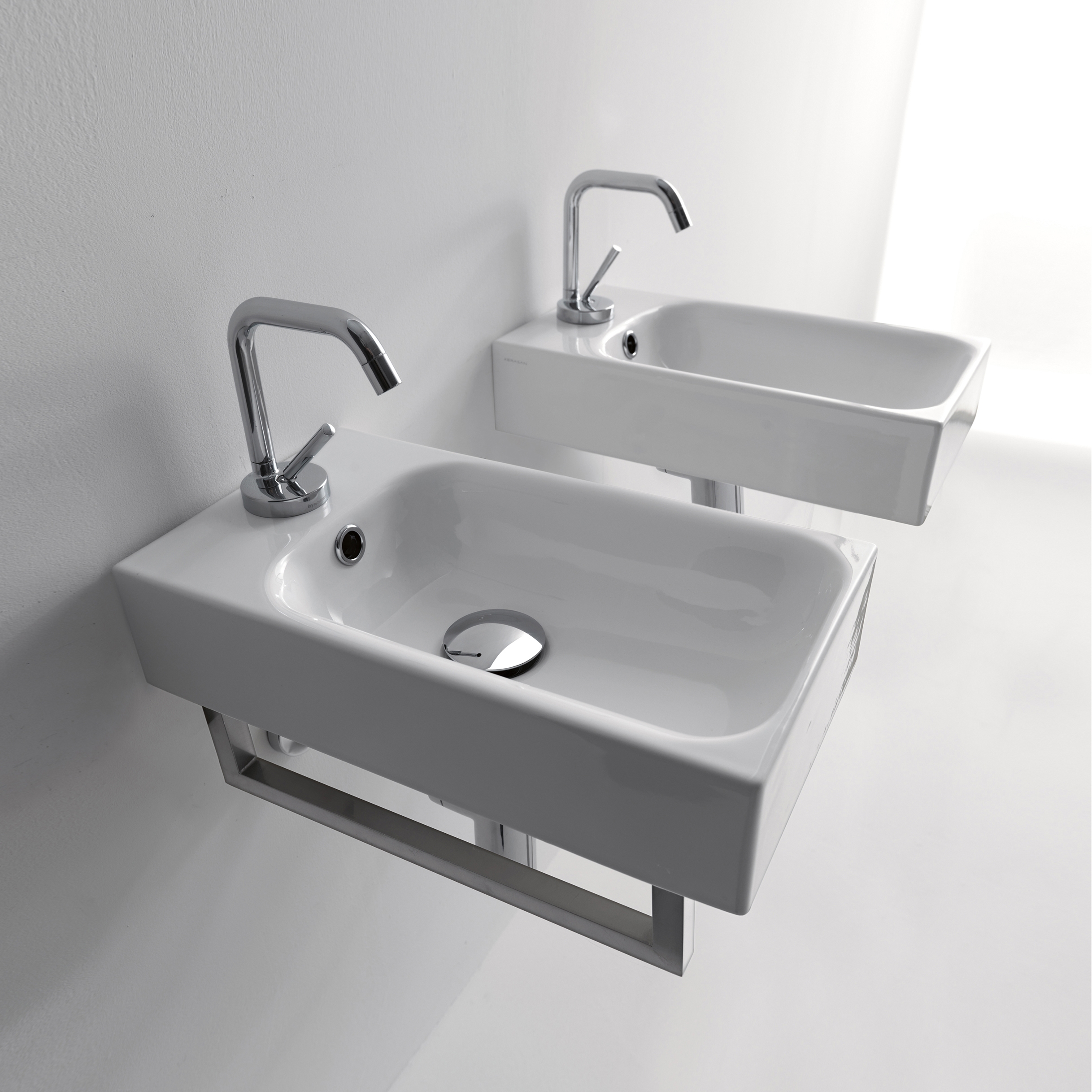 Cento Washbasin + towel holder