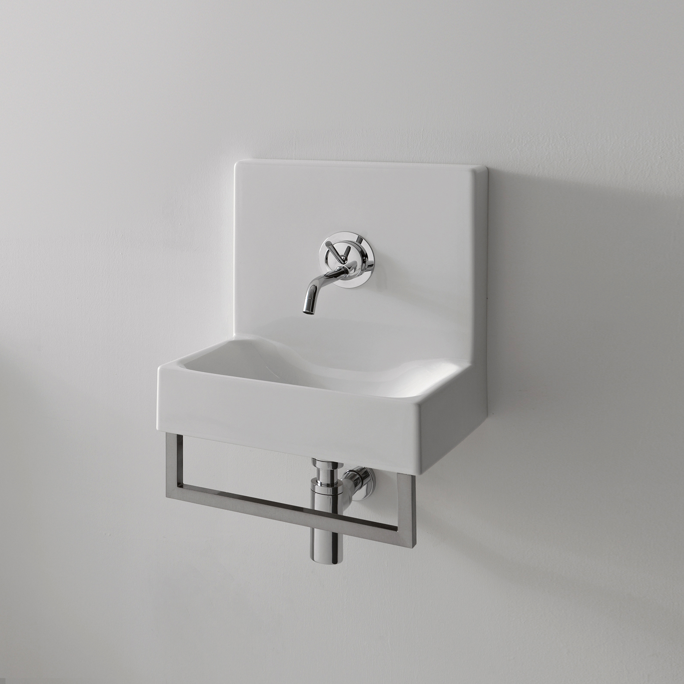Vertoon produk Cento Fountain style washbasin + towel holder van vervaardiger Kerasan