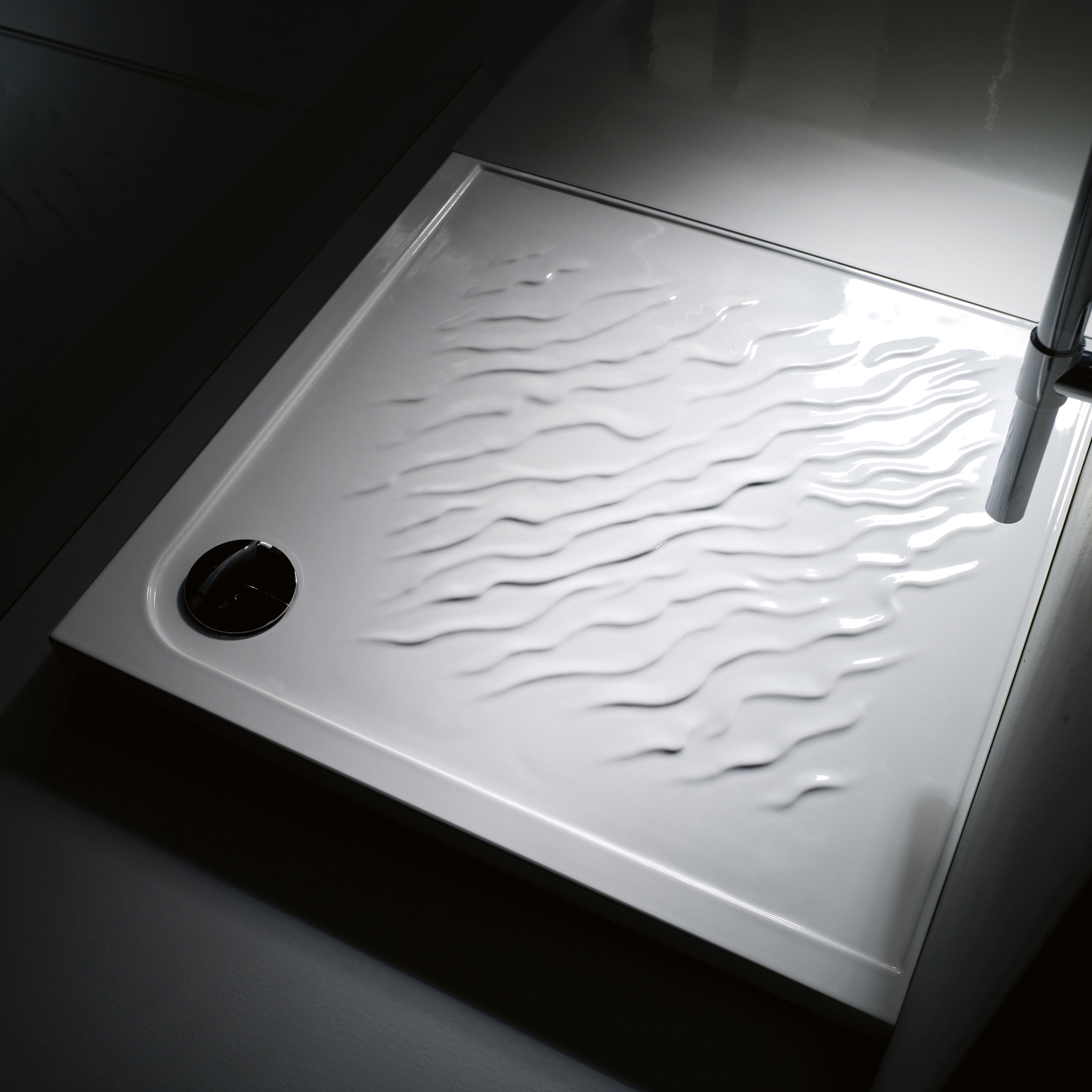 Vertoon produk DUNE “Sand” shower base 90x90 square van vervaardiger Kerasan
