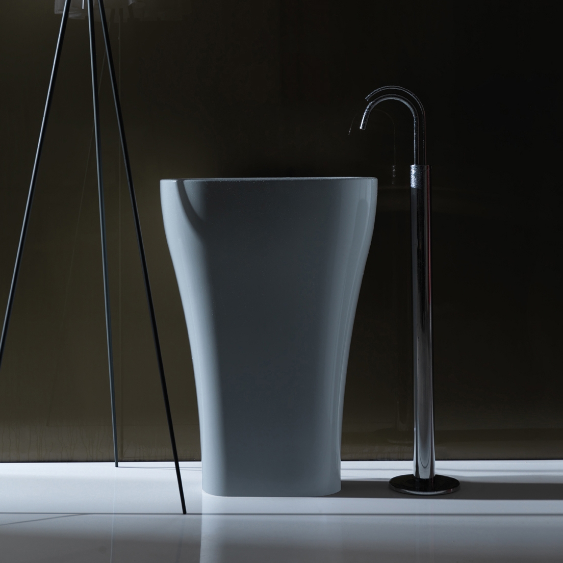 Aquatech basin freestanding