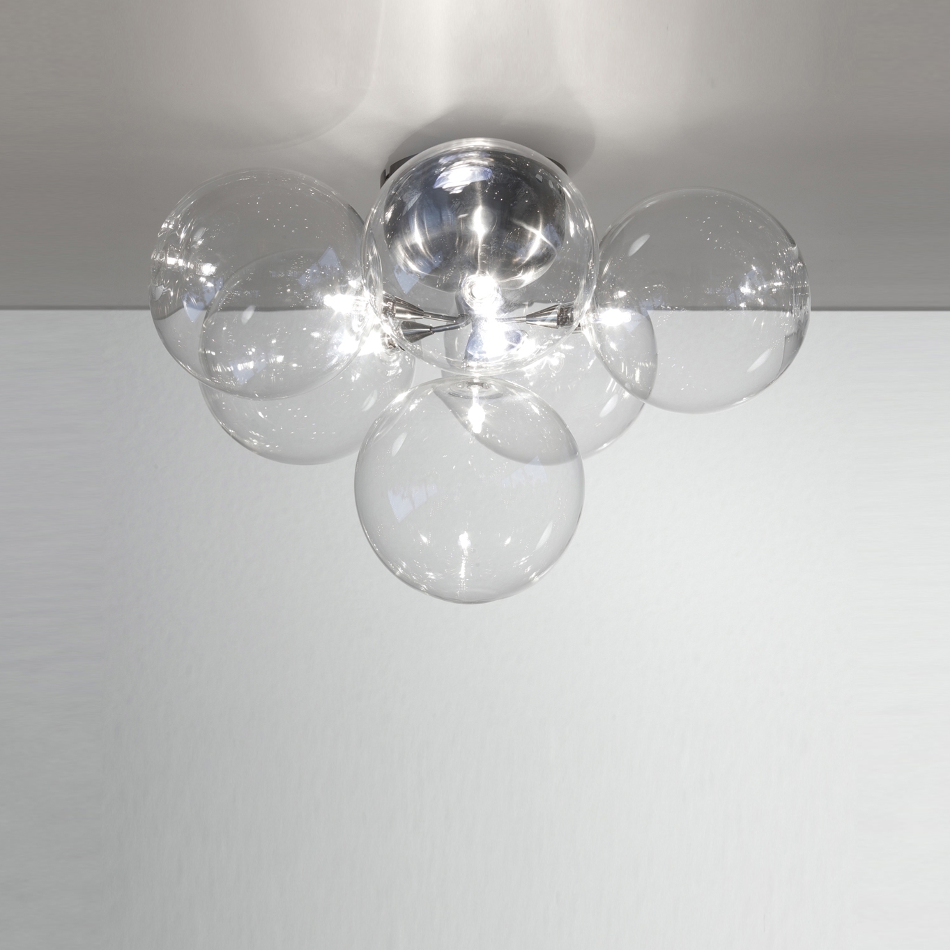 Mostra il prodotto Cluster ceiling-/wall lamp 6 del produttore HARCO LOOR