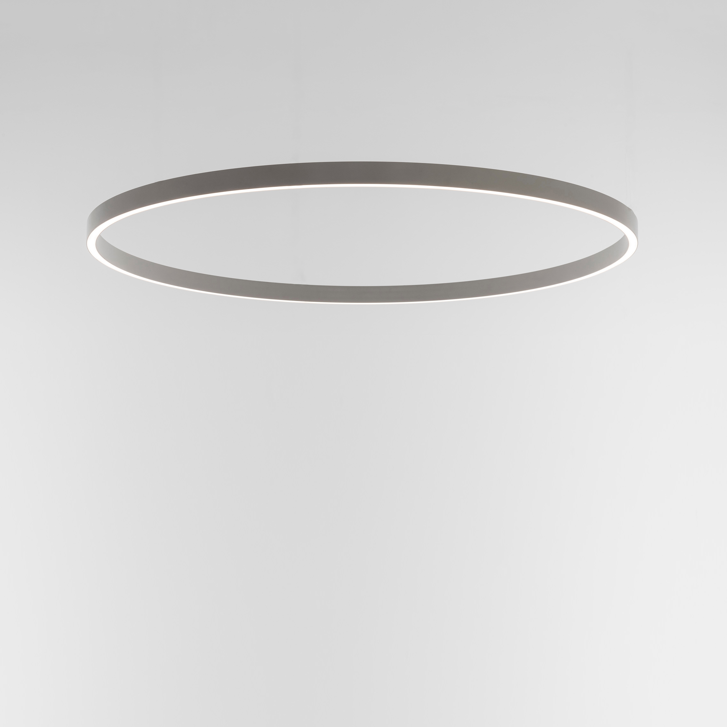 Produkt A.24 Circular Stand-Alone Diffused Emission Deckenleuchte des Herstellers Artemide Architectural anzeigen