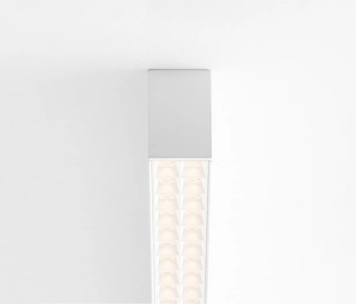 Artemide Architectural - A.39 Decken-/Pendelleuchte Microrefractive Emission