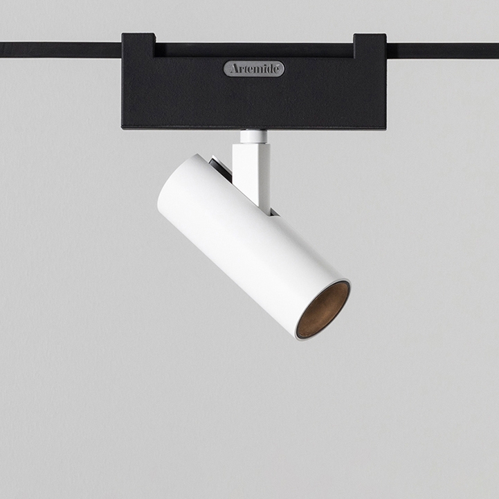 Display product Funivia Vector Spot from manufacturer Artemide Architectural