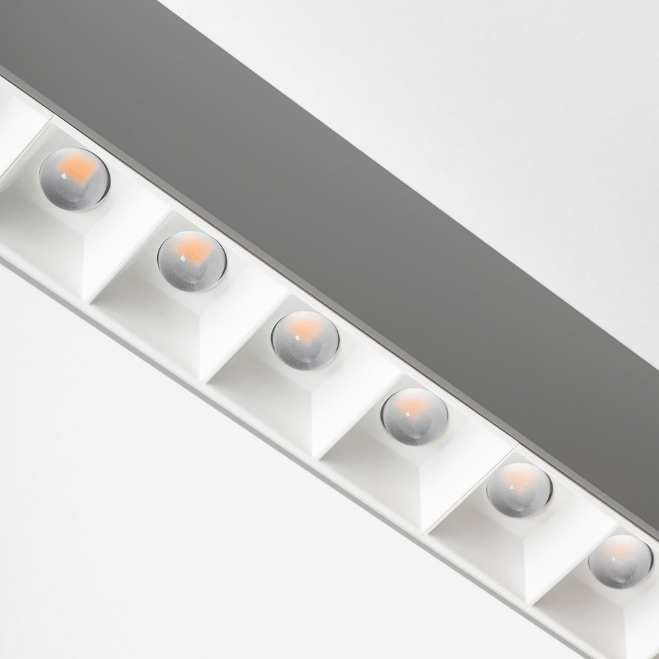 Produkt A.39 Decken-/Pendelleuchte Refractive Emission des Herstellers Artemide Architectural anzeigen