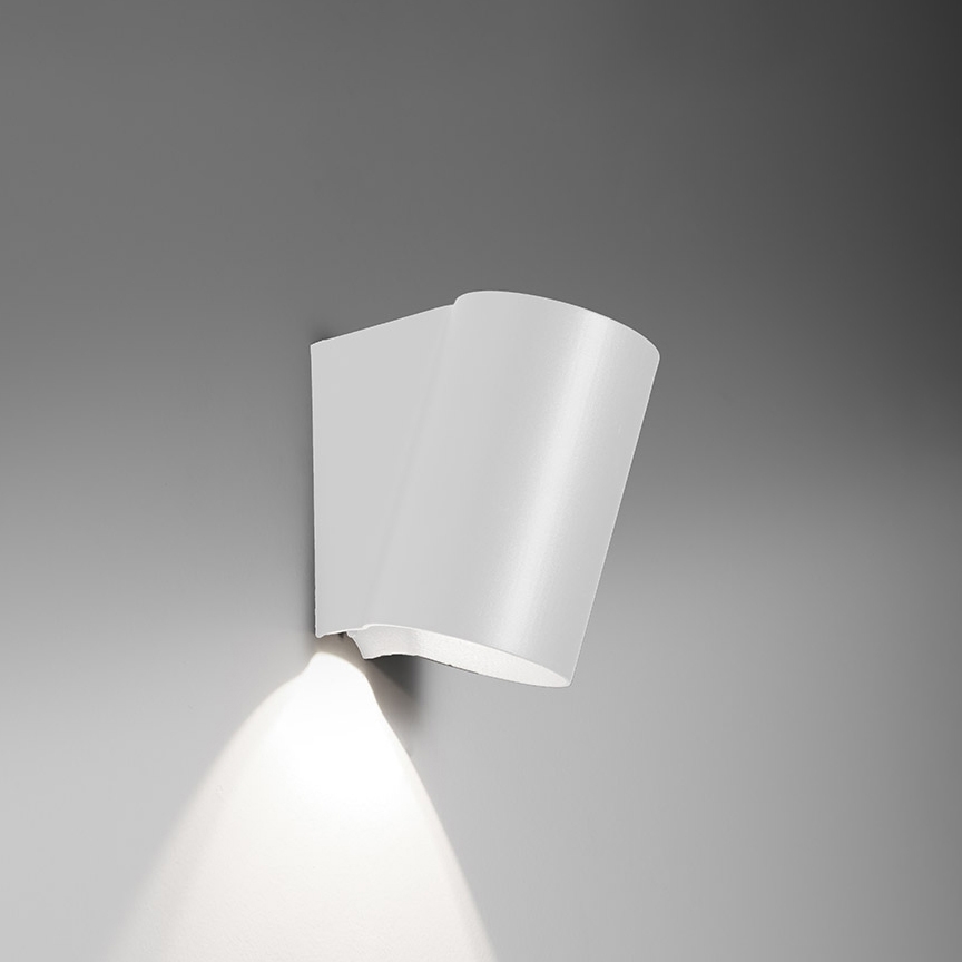 Display product Oblique Wall from manufacturer Artemide Architectural