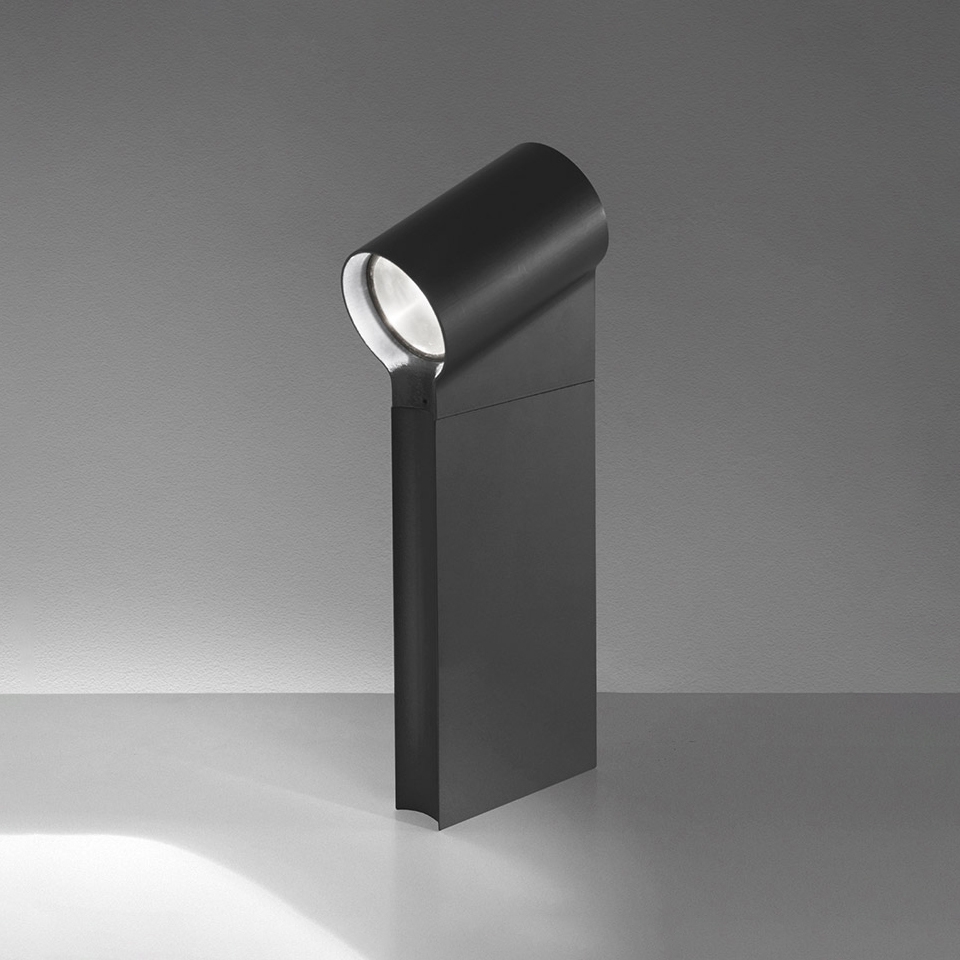Display product Oblique Bollard 75 from manufacturer Artemide Architectural