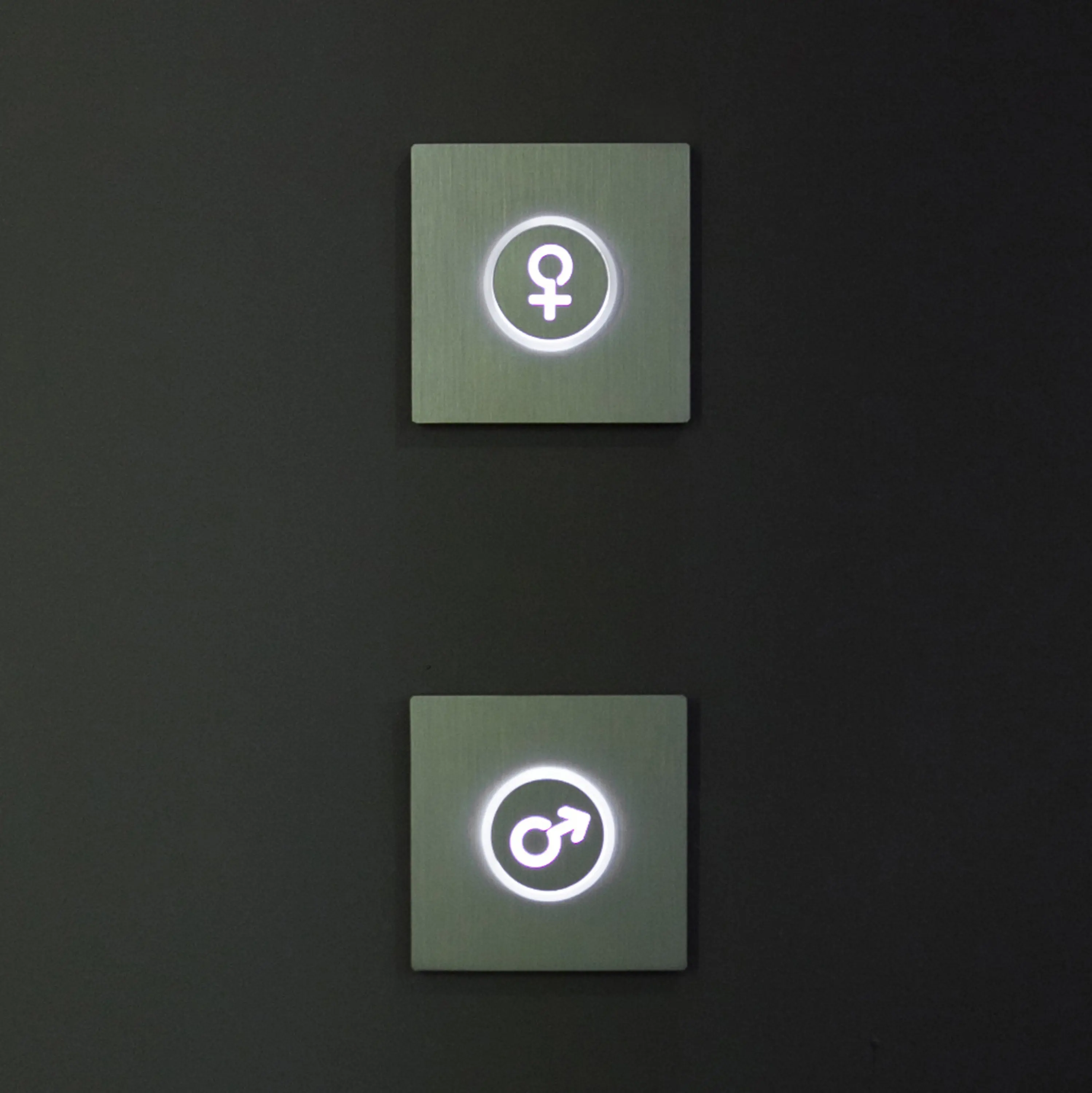Font Barcelona - Luminaria Five dot One Exit Beacon