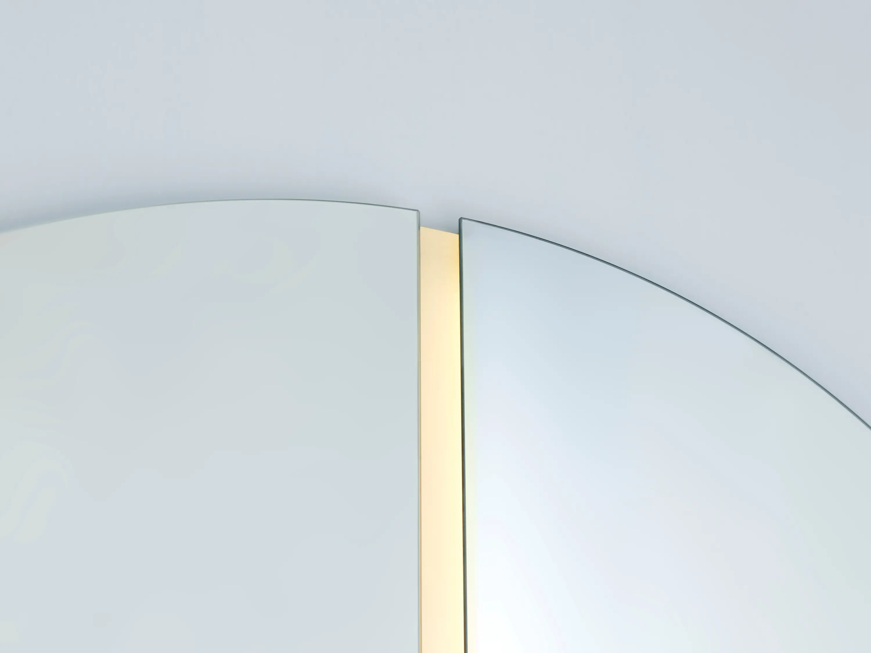 Deknudt Mirrors - Luna Light