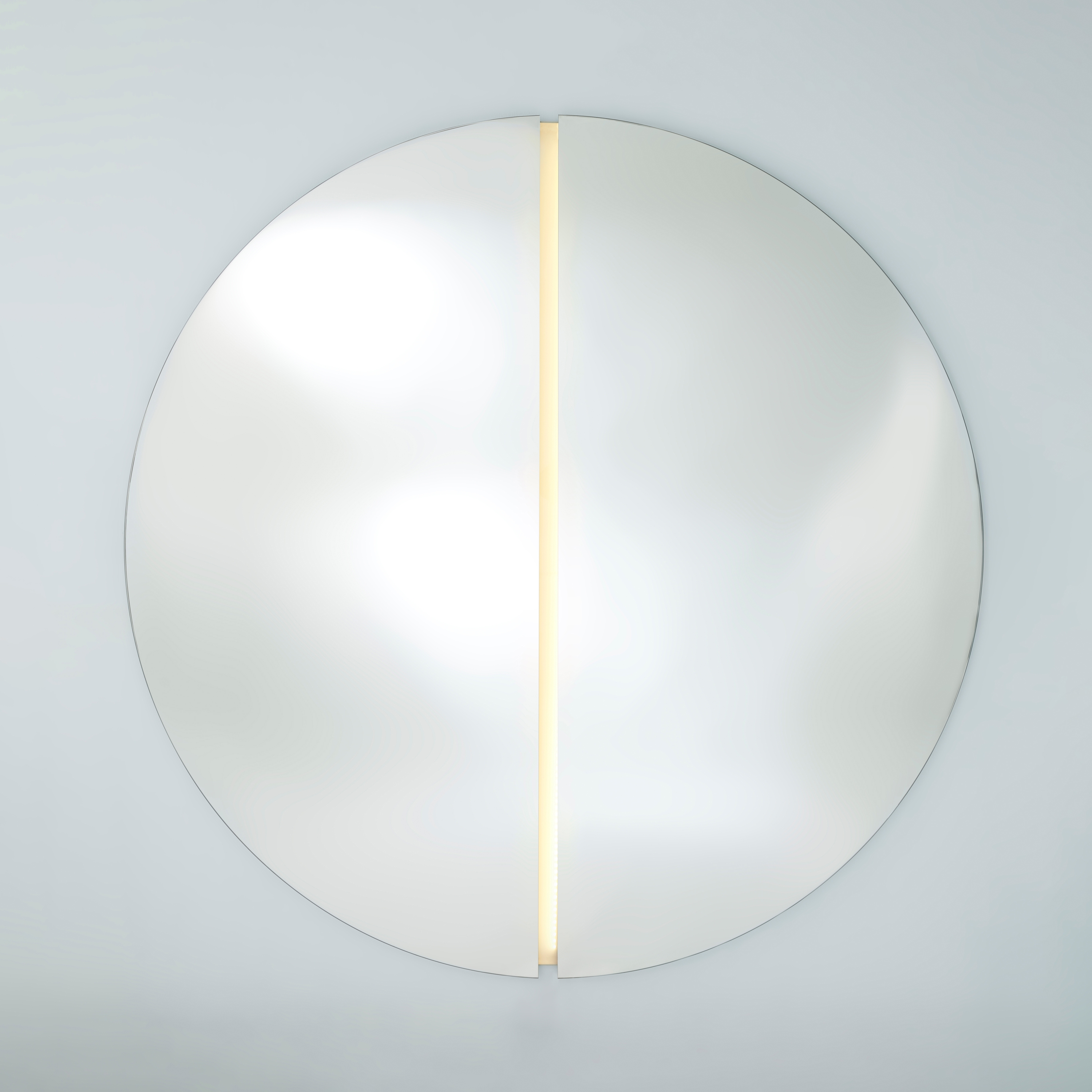 Display product Luna Light from manufacturer Deknudt Mirrors