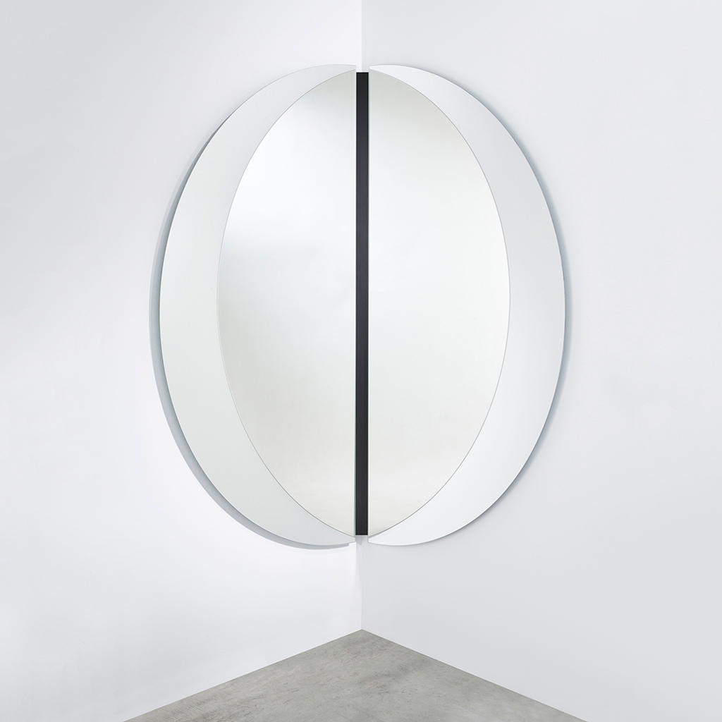 Display product Luna Black L Corner from manufacturer Deknudt Mirrors