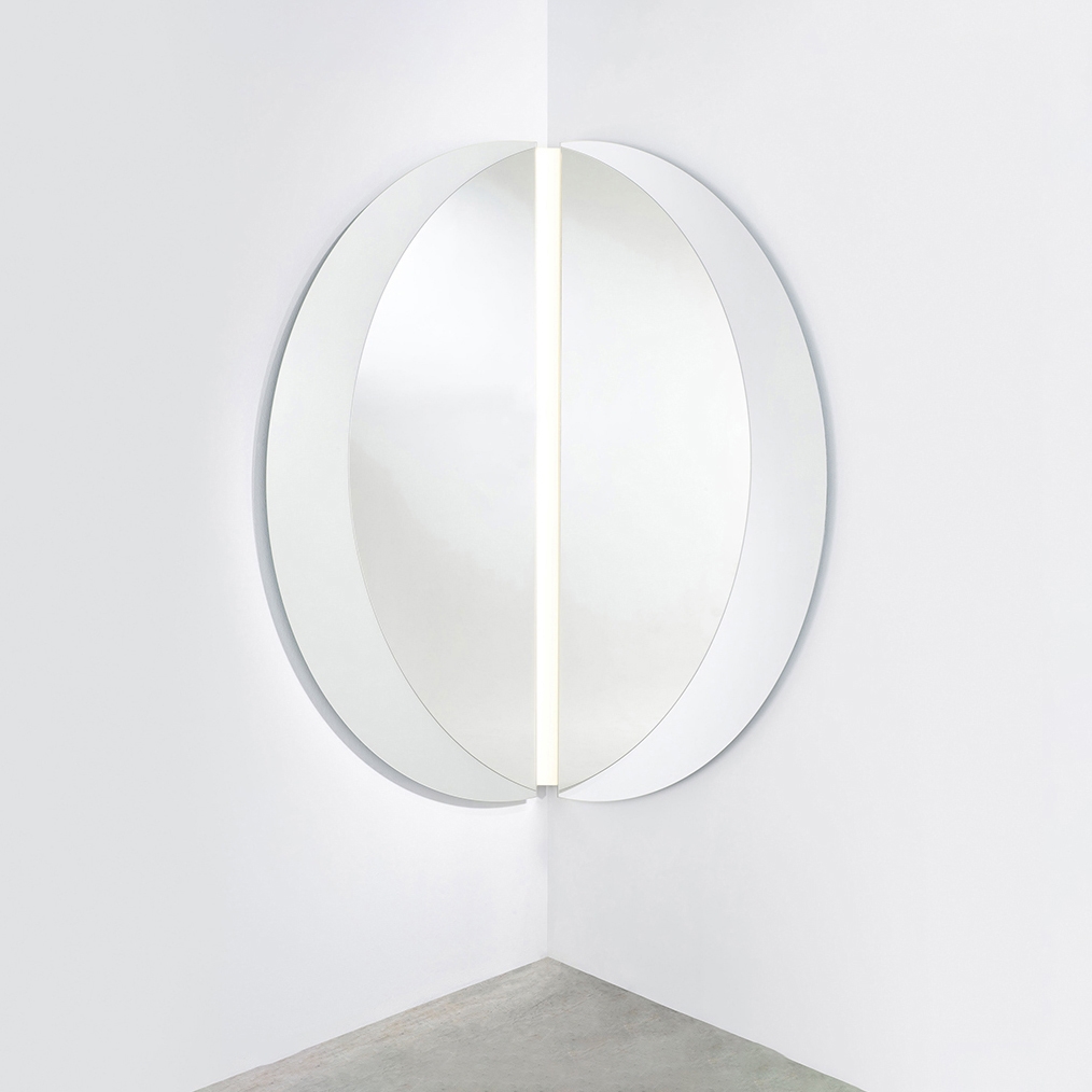 Display product Luna Light M Corner from manufacturer Deknudt Mirrors