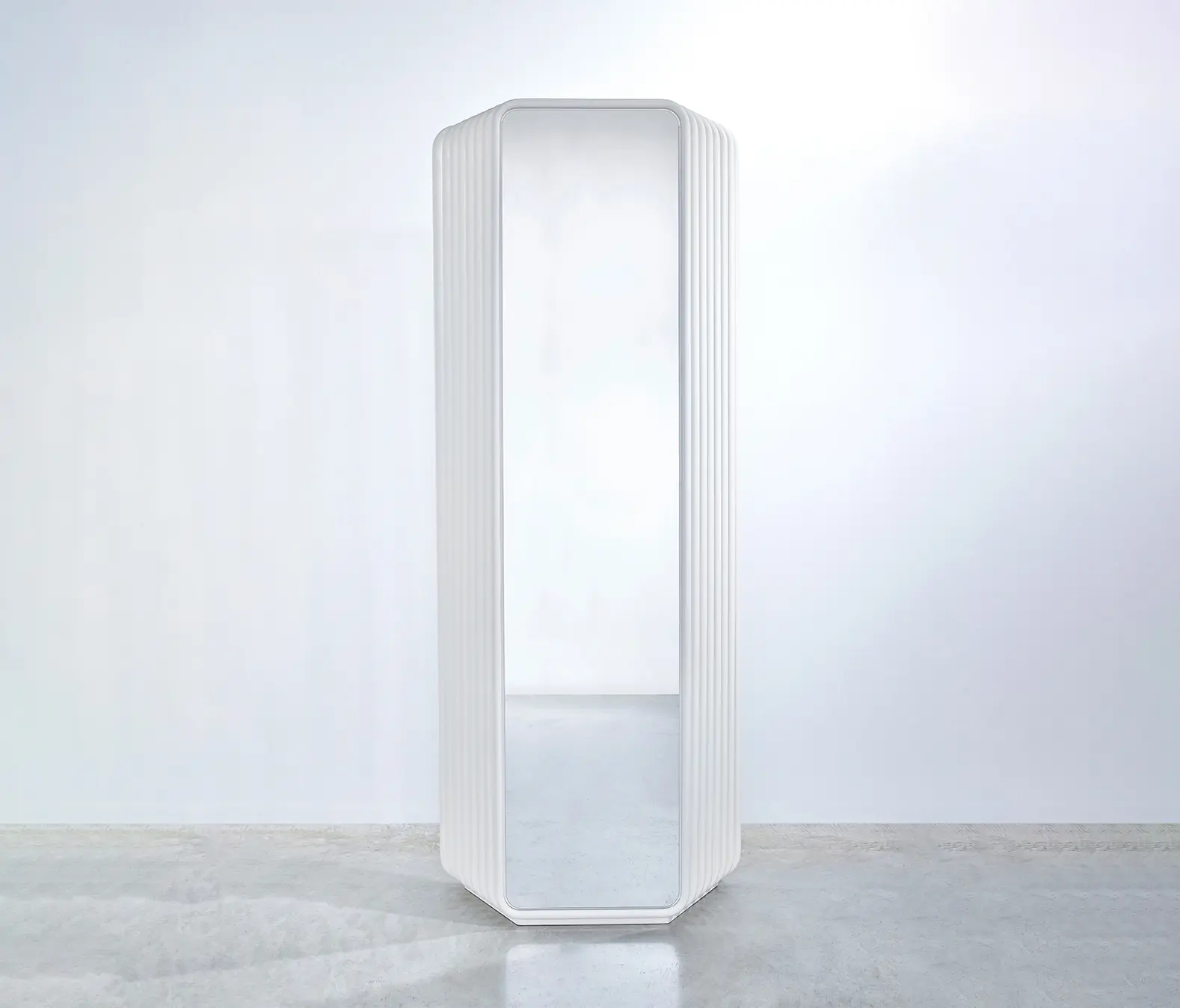 Deknudt Mirrors - Echo White