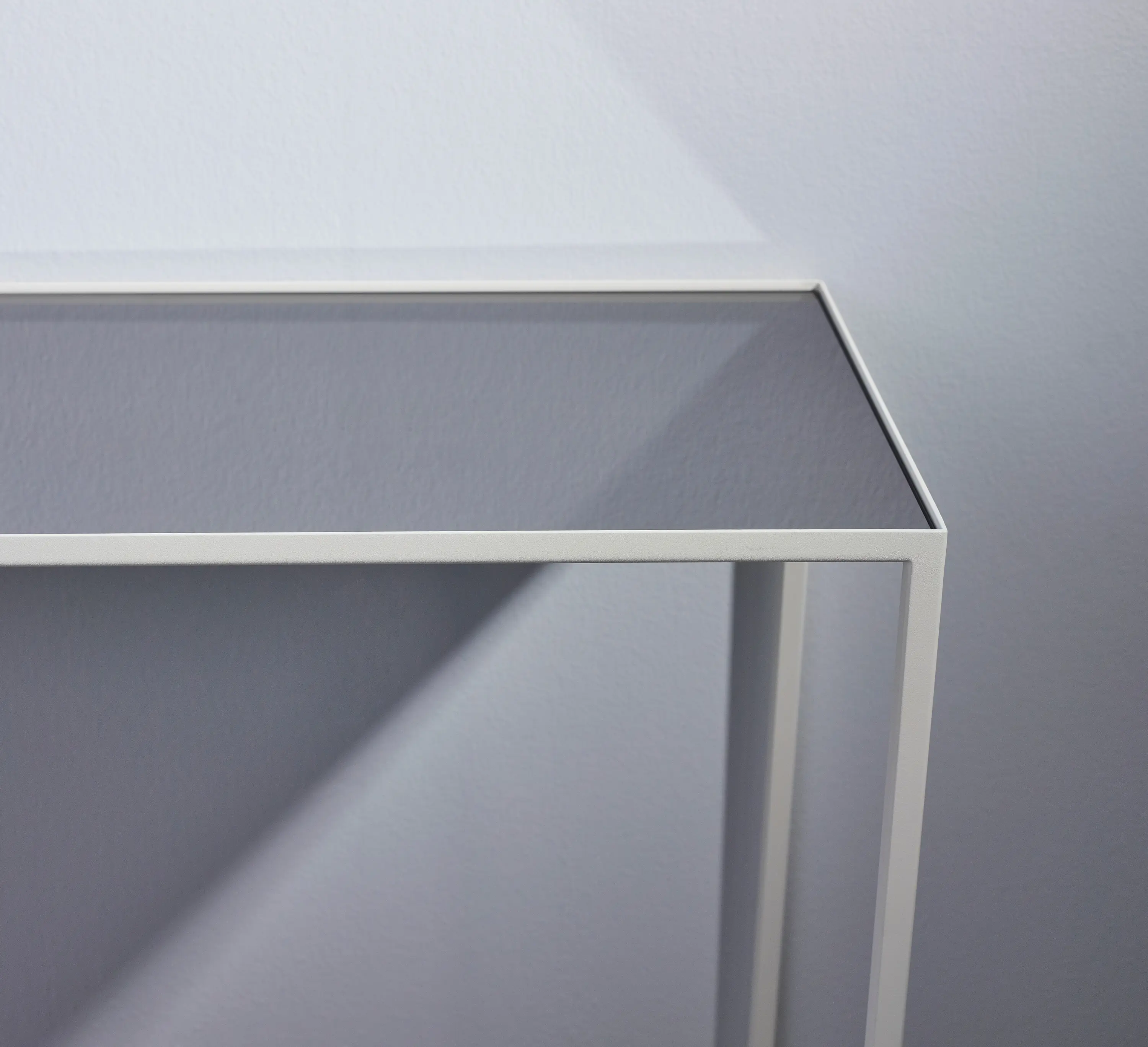 Deknudt Mirrors - Mesa White