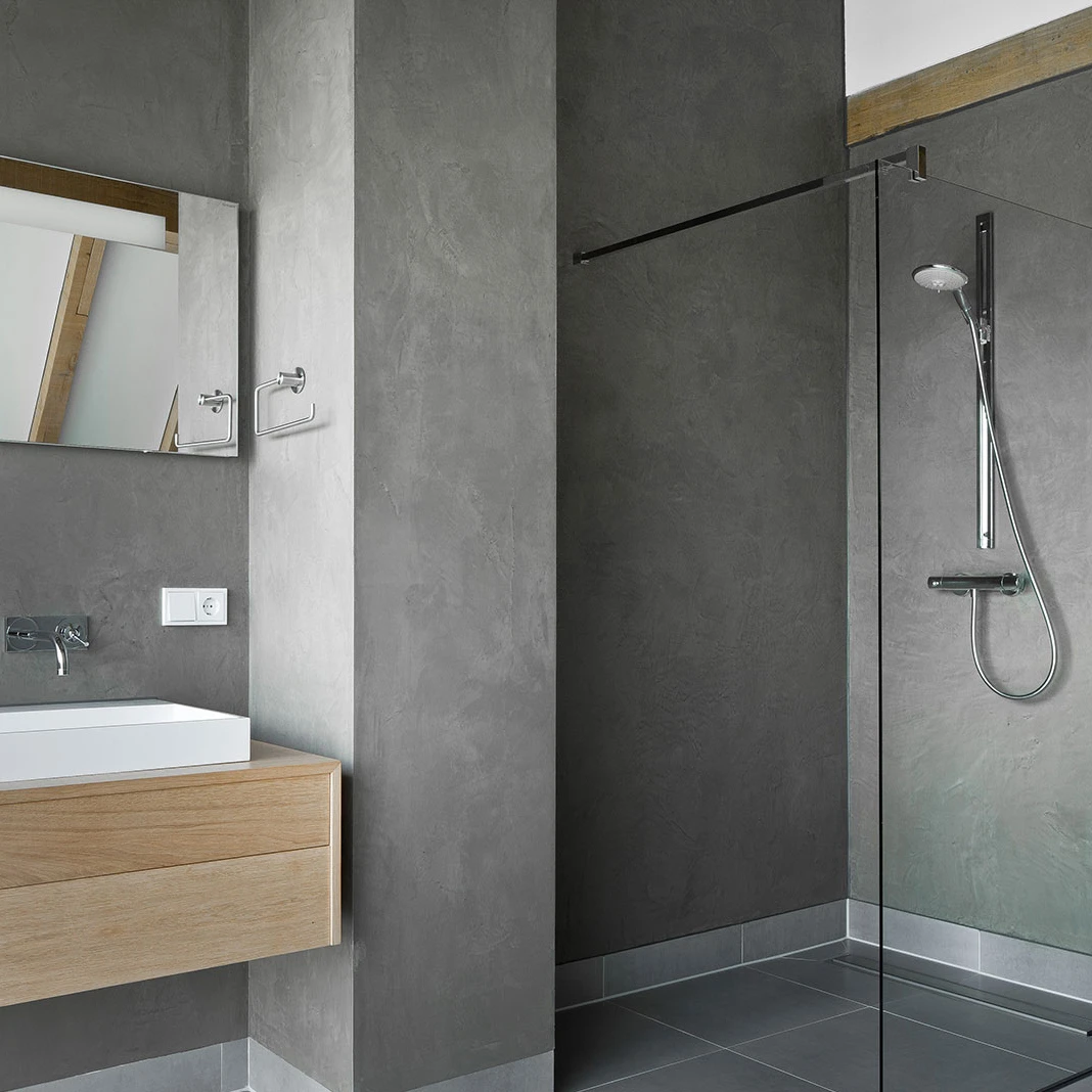 SEAMLESS SHOWER