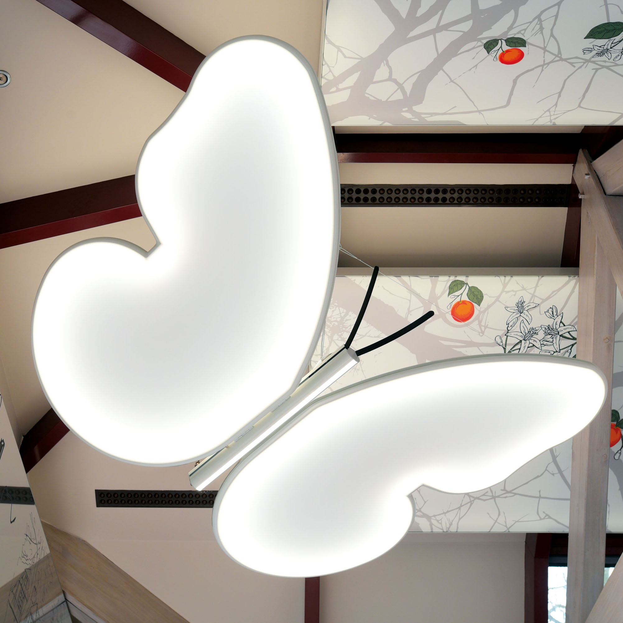 Produkt Lighting Designers | Barrisol Butterfly Lamp® by Chantal Thomass des Herstellers BARRISOL anzeigen