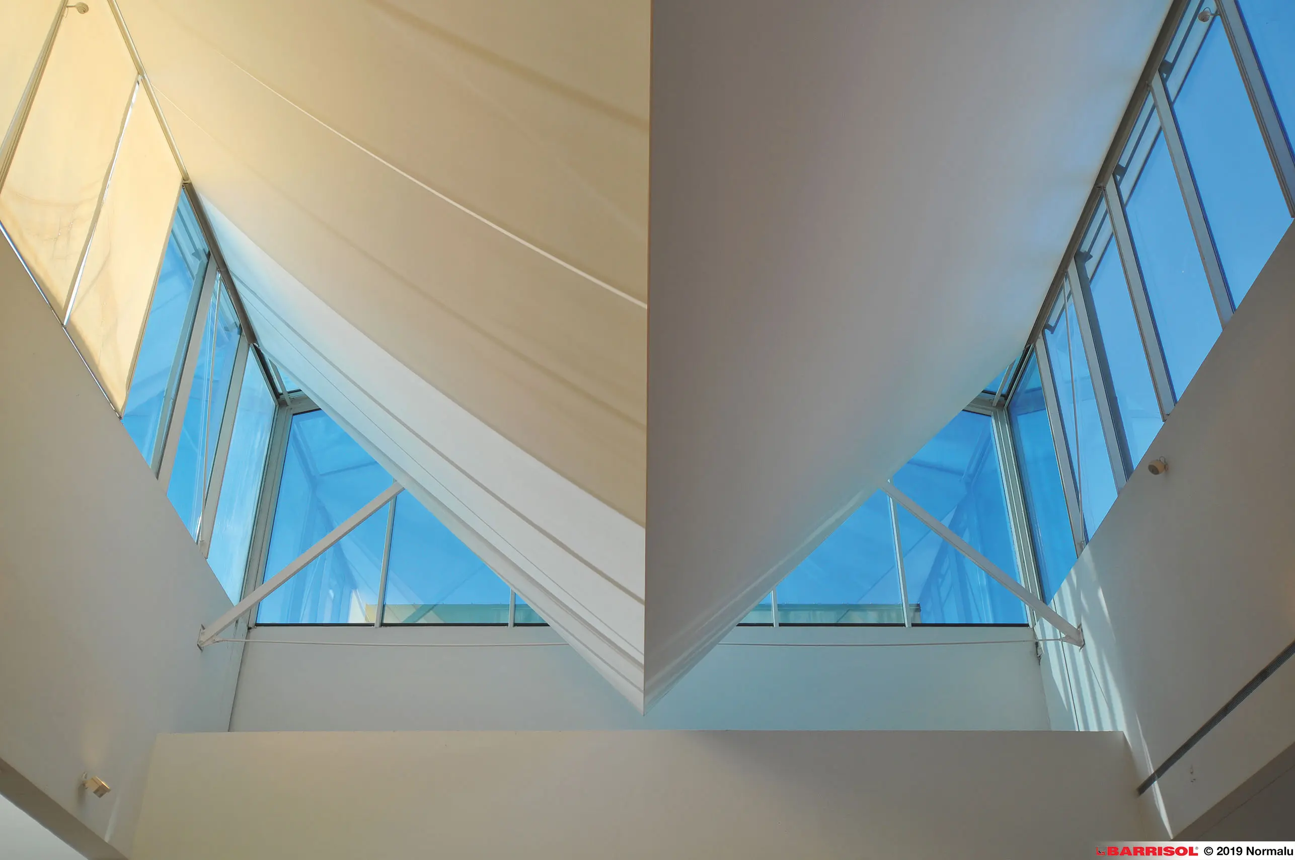gallery-slide-0