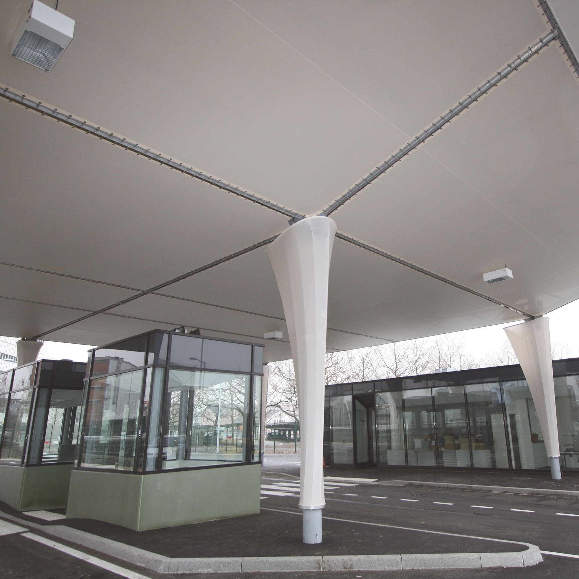 Mostrar el producto Our solutions for outside | Barrisol Trempovision® del fabricante BARRISOL