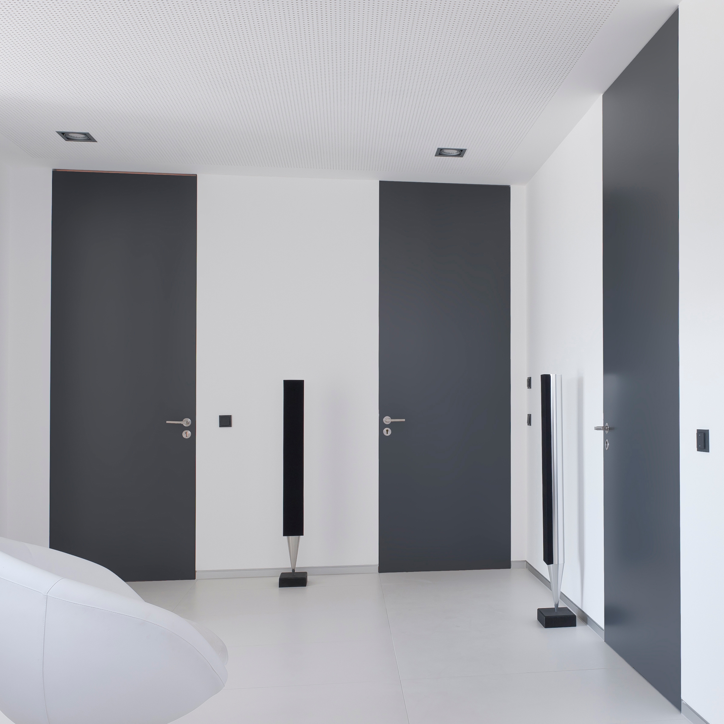 FLOOR-TO-CEILING DOORS