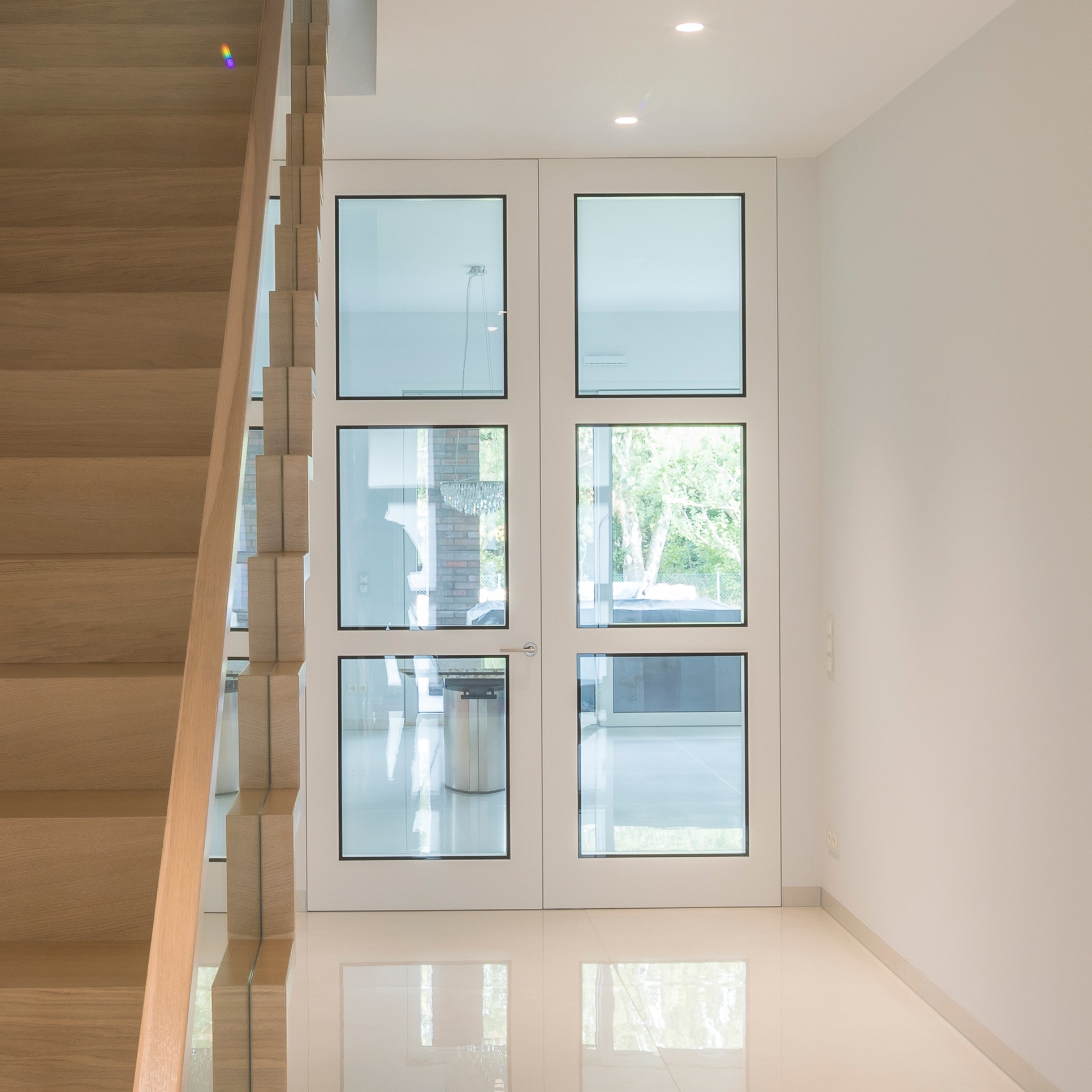 Produkt Moderne Innentüren zargenlose Türen FLAT Verkehrsweiß des Herstellers ComTür anzeigen