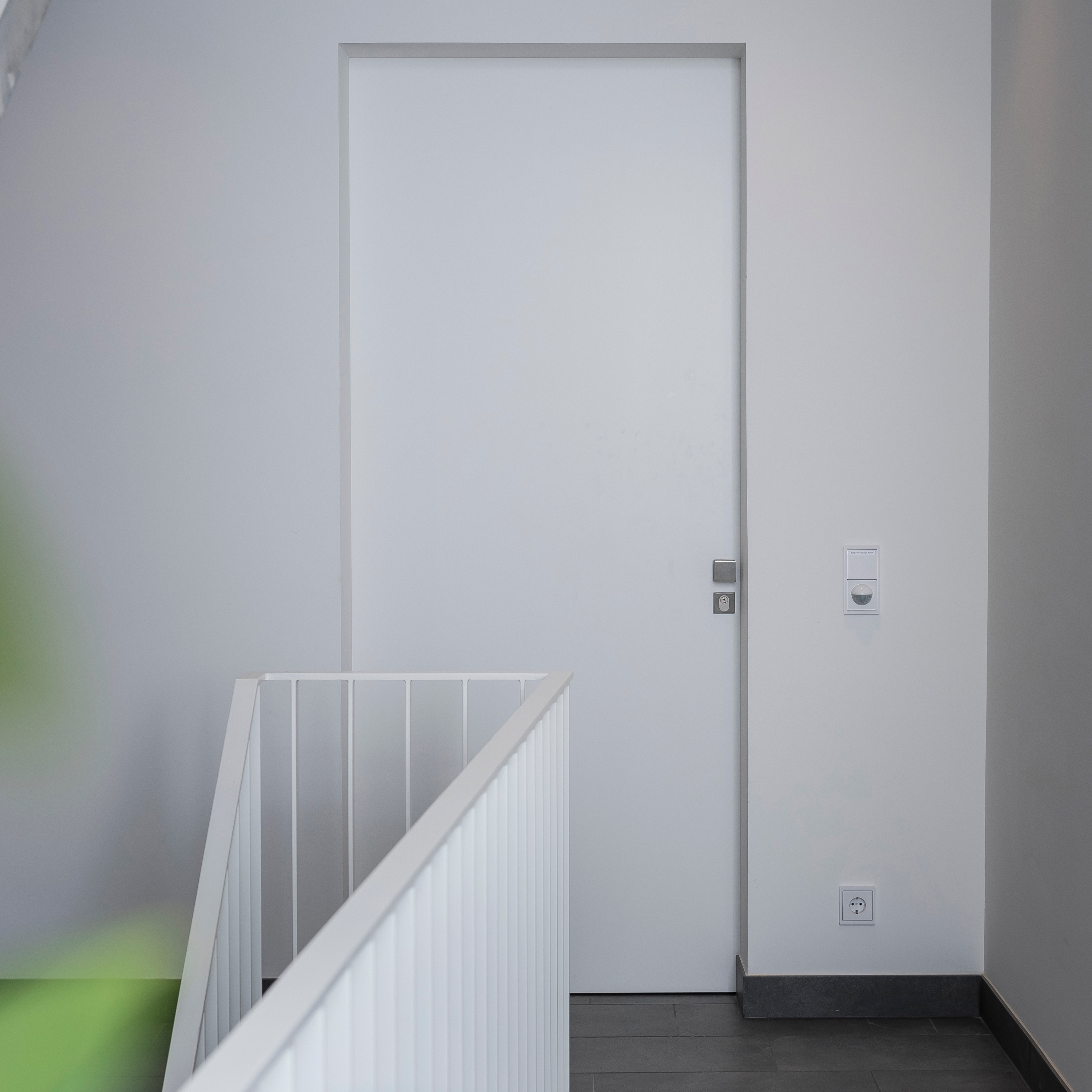 Produkt Moderne Wohnungseingangstüren zargenlose Türen FLAT des Herstellers ComTür anzeigen