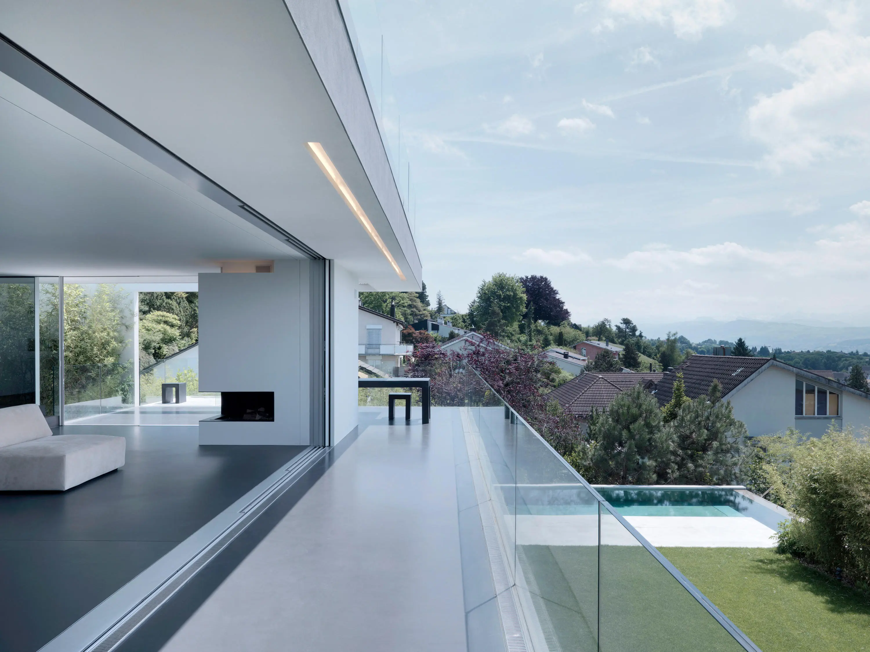 Sky-Frame - Litefront all glass ballustrade