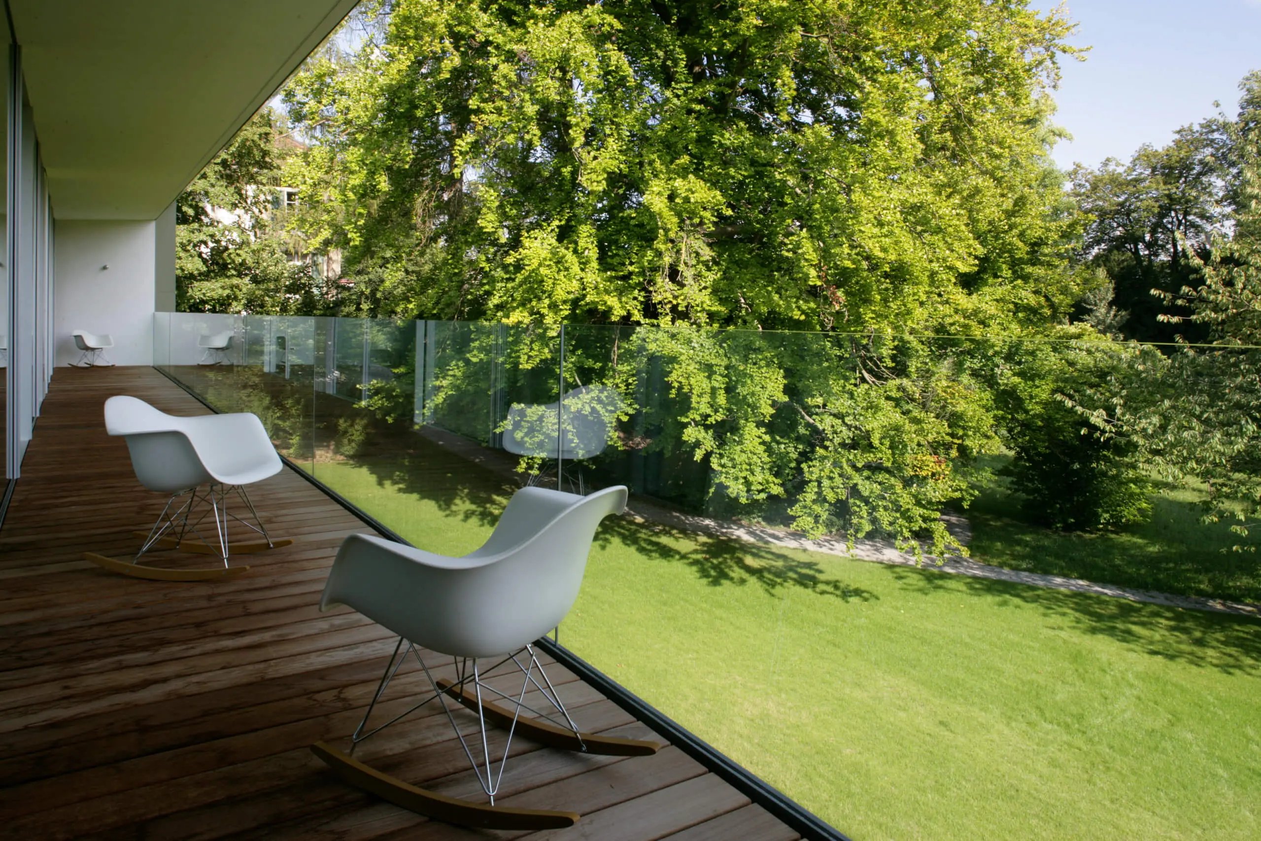 Sky-Frame - Litefront all glass ballustrade