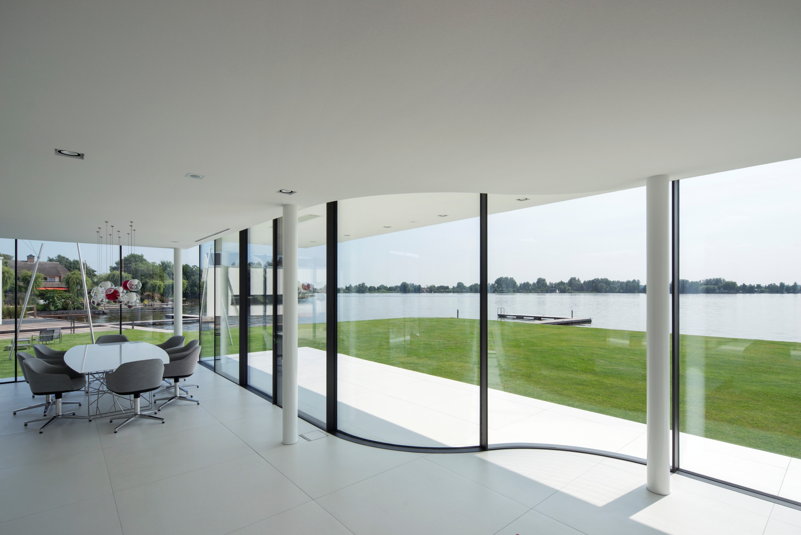 Display product Arc sliding window from manufacturer Sky-Frame