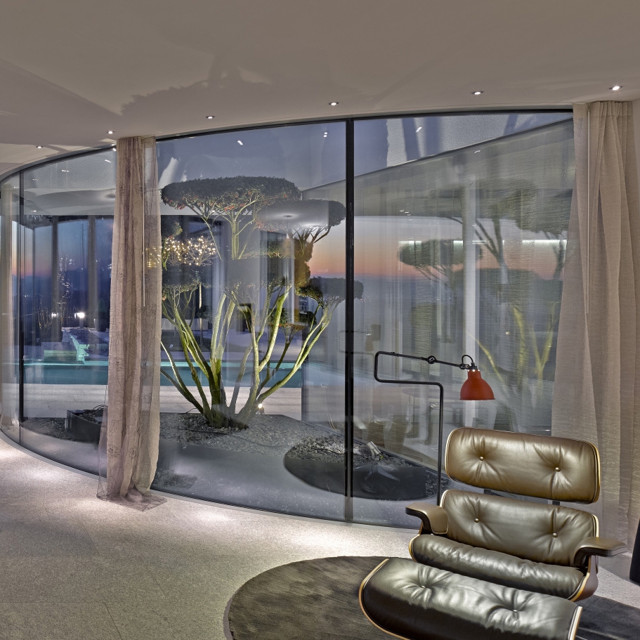 Display product Arc sliding window from manufacturer Sky-Frame