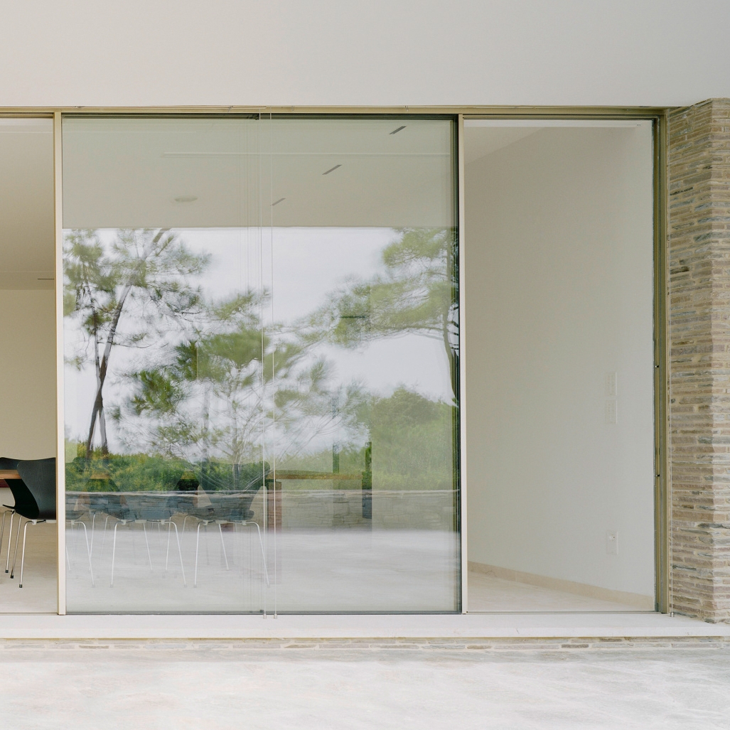 Display product Sky-Frame 1 sliding window from manufacturer Sky-Frame